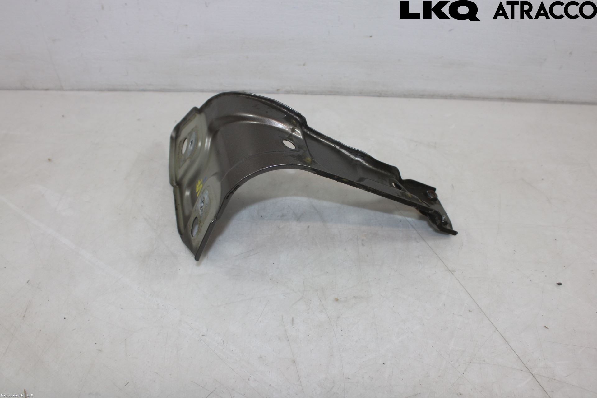 Volkswagen VW PASSAT 11-14 Frontskjermfeste Venstre