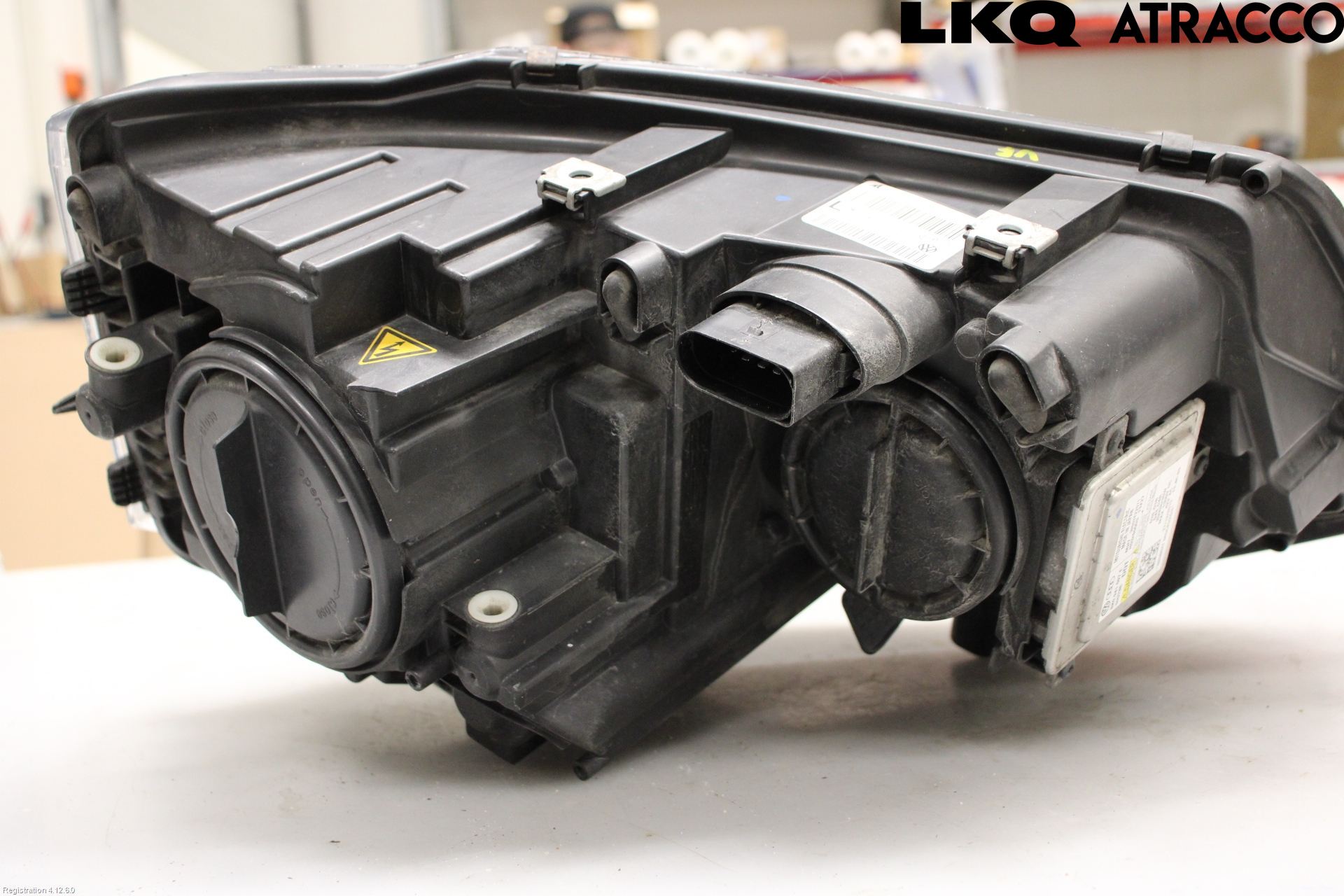 Volkswagen VW TRANSP/CARAVELLE (T5) 04-15 Frontlykt Venstre