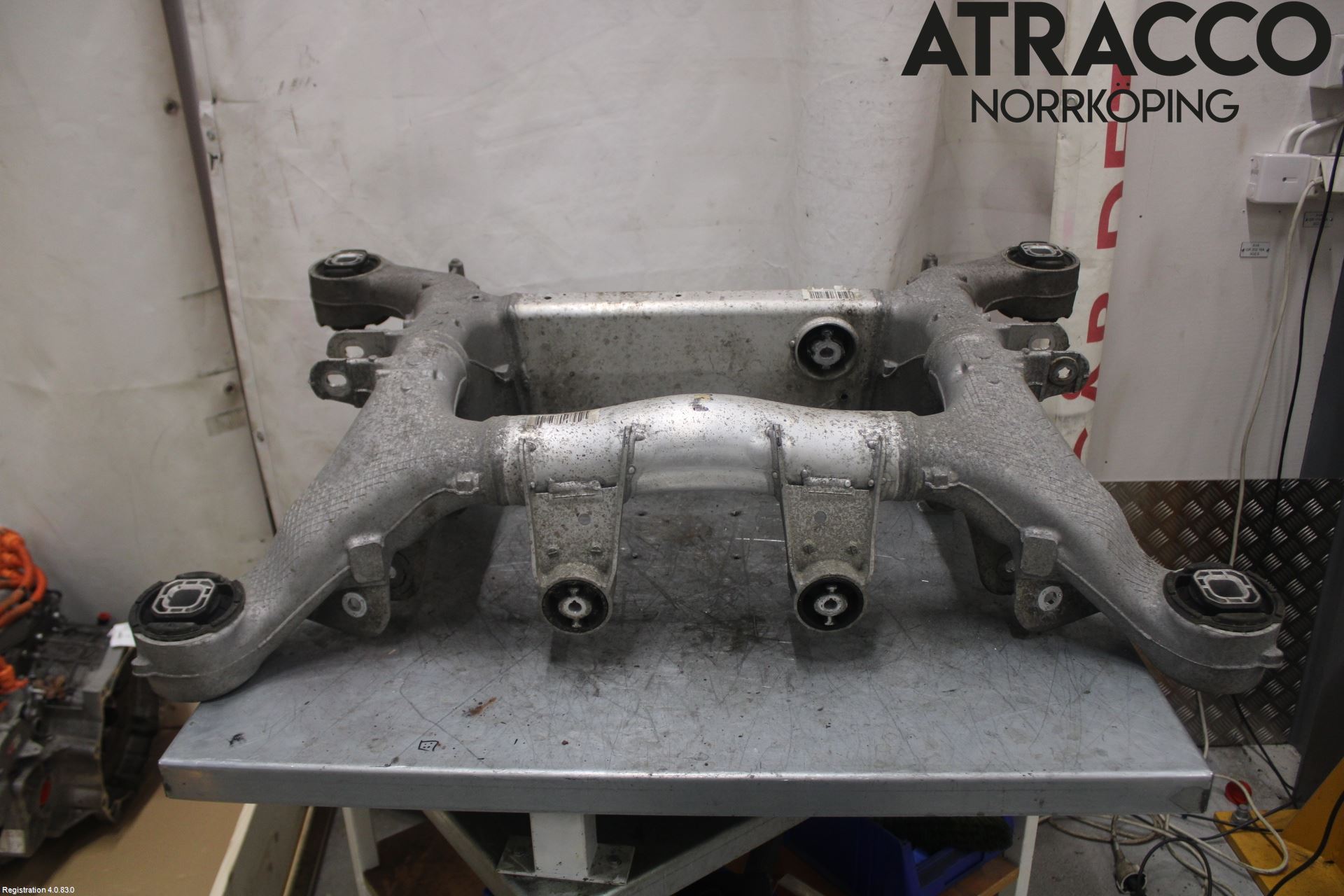 BMW 5 F10/F11/F18 09-17 Bakaksel Feste Travers-Ramme