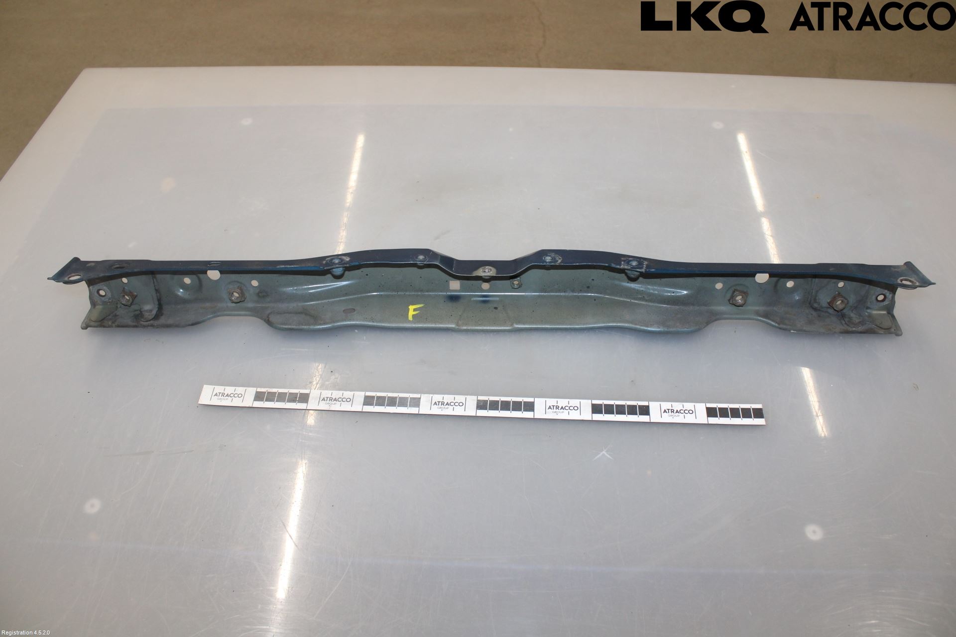 Toyota AVENSIS 03-06 Frontplate