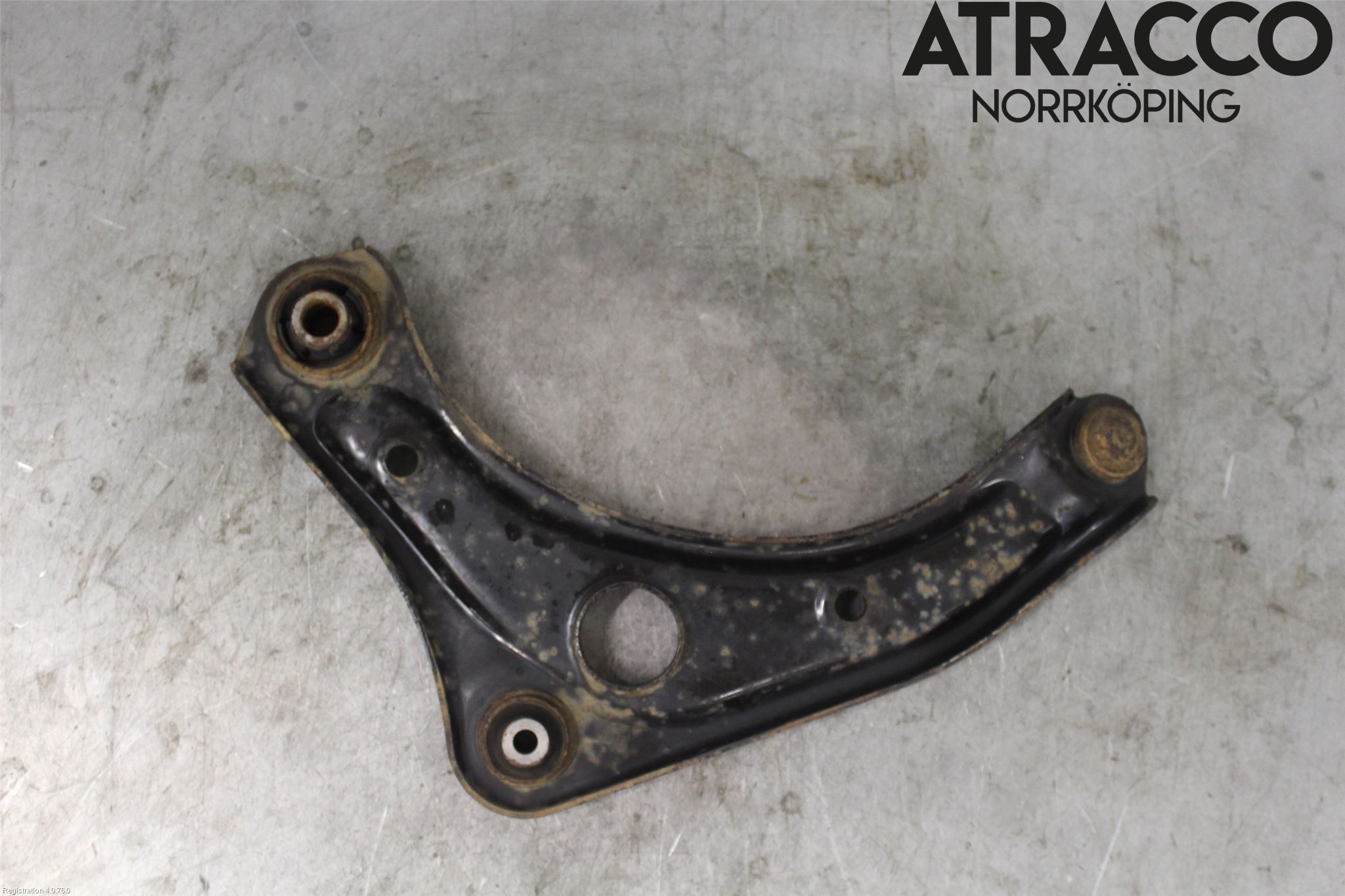 Nissan MICRA 11-16 Bærearm Foran Høyre Nedre