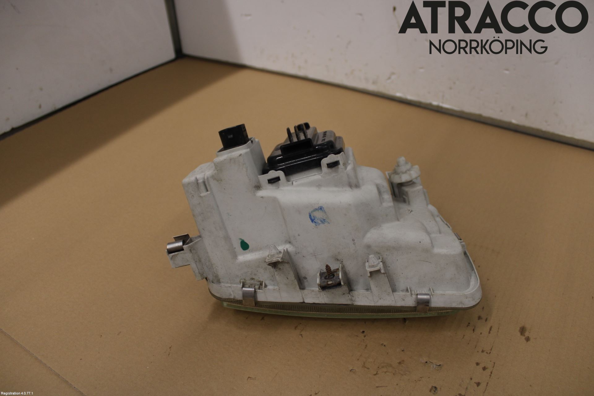 Volkswagen VW POLO 95-01 Frontlykt Venstre
