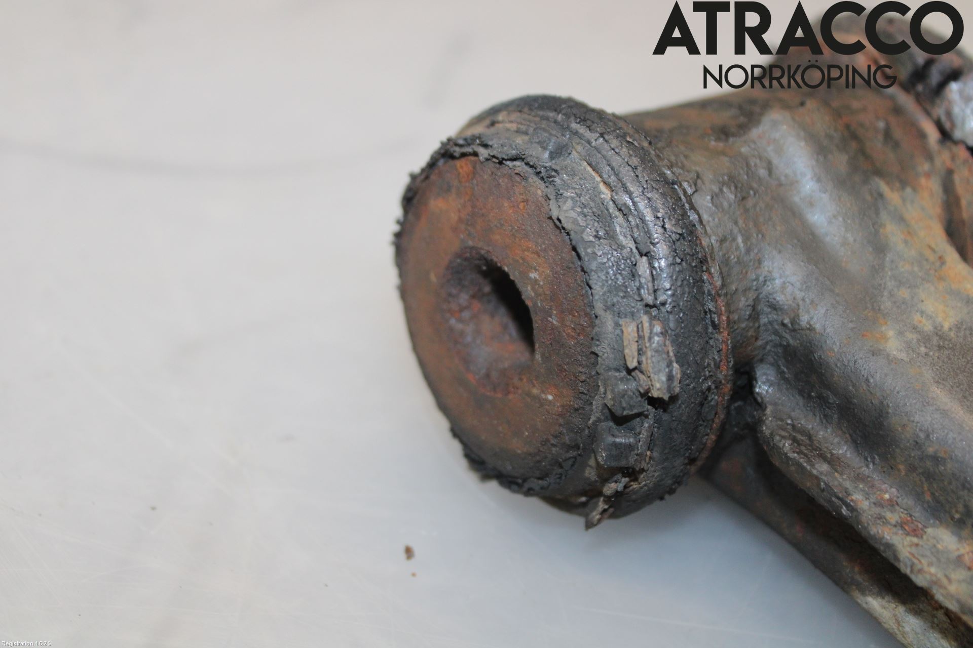Mercedes-Benz MB 200-500  (W124) 86-96 Bærearm Foran Venstre Nedre