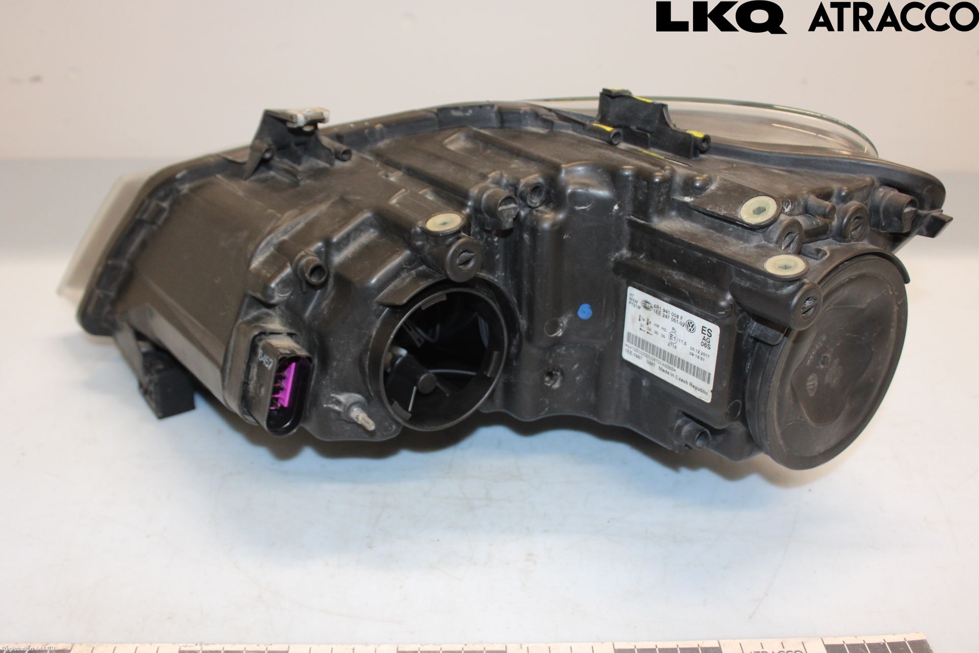 Volkswagen VW POLO 10-17 Frontlykt Høyre