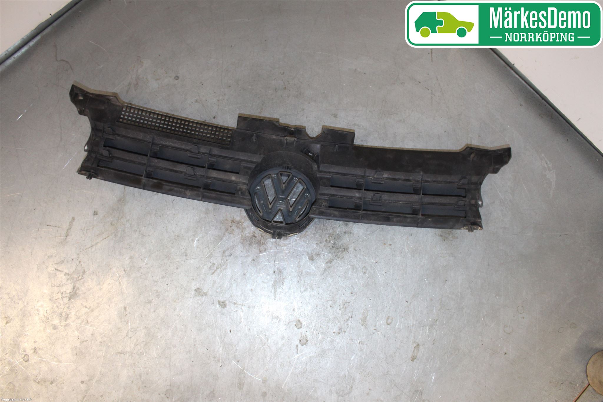 Volkswagen VW GOLF IV 98-06 Grill Komplett