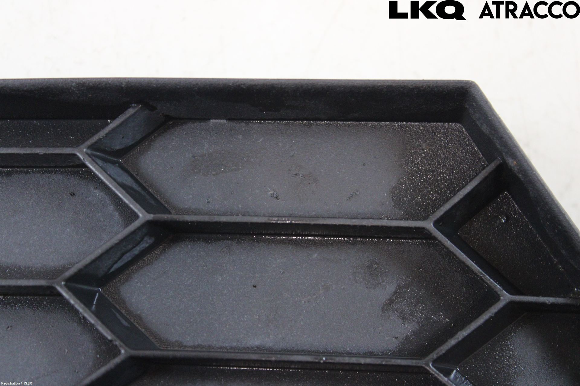 Skoda SUPERB 16-24 Grilldel Venstre