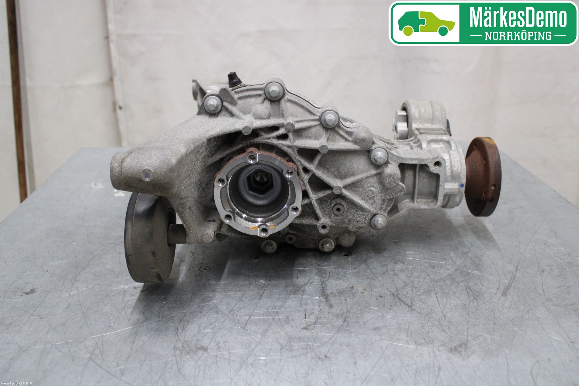Audi A4/S4 B9 16-19 Bakaksel Kardang Bak -Diff