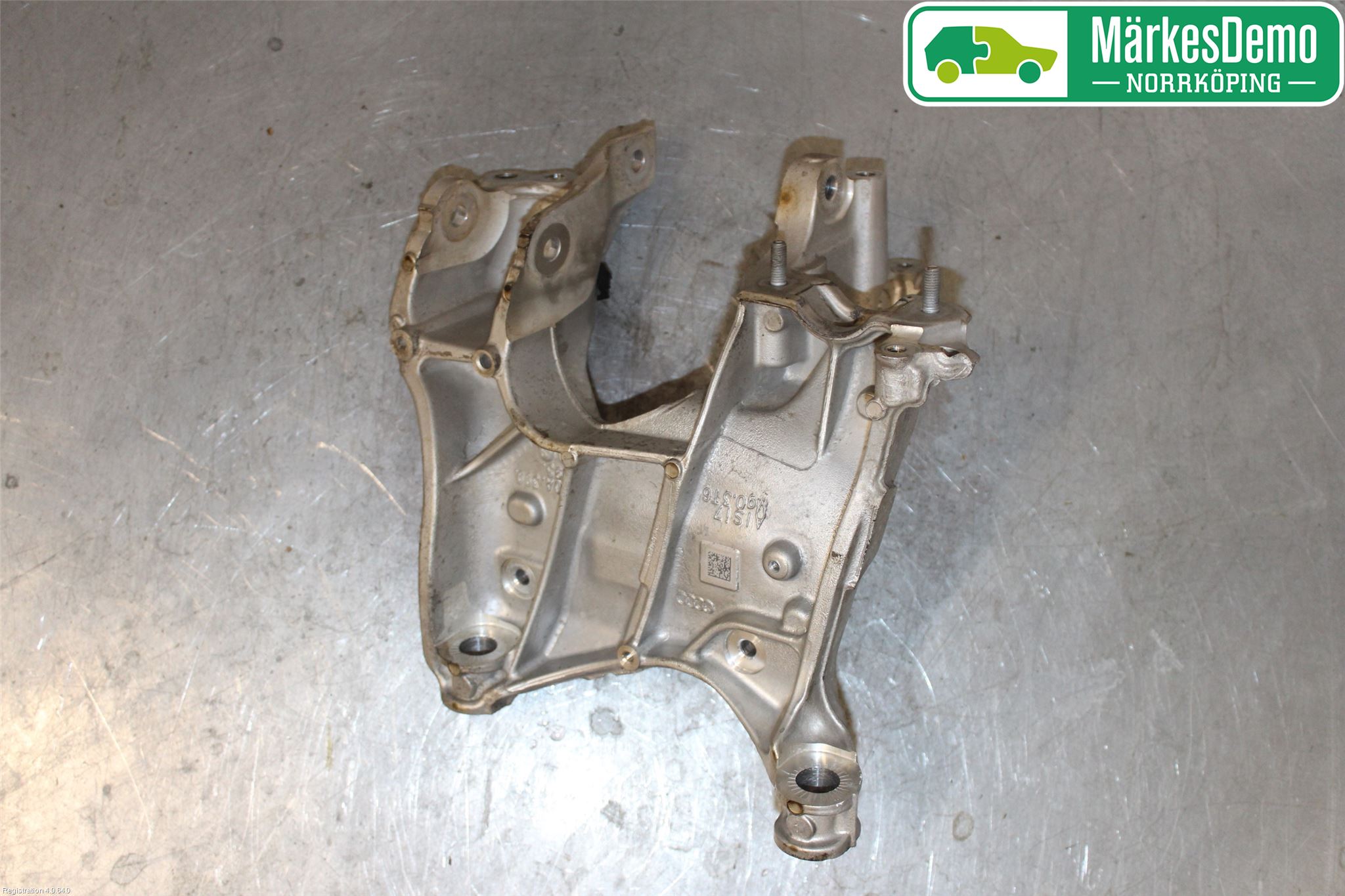 Audi A6 F2/C8 19- Forstillingsbjelke(Tvergående)