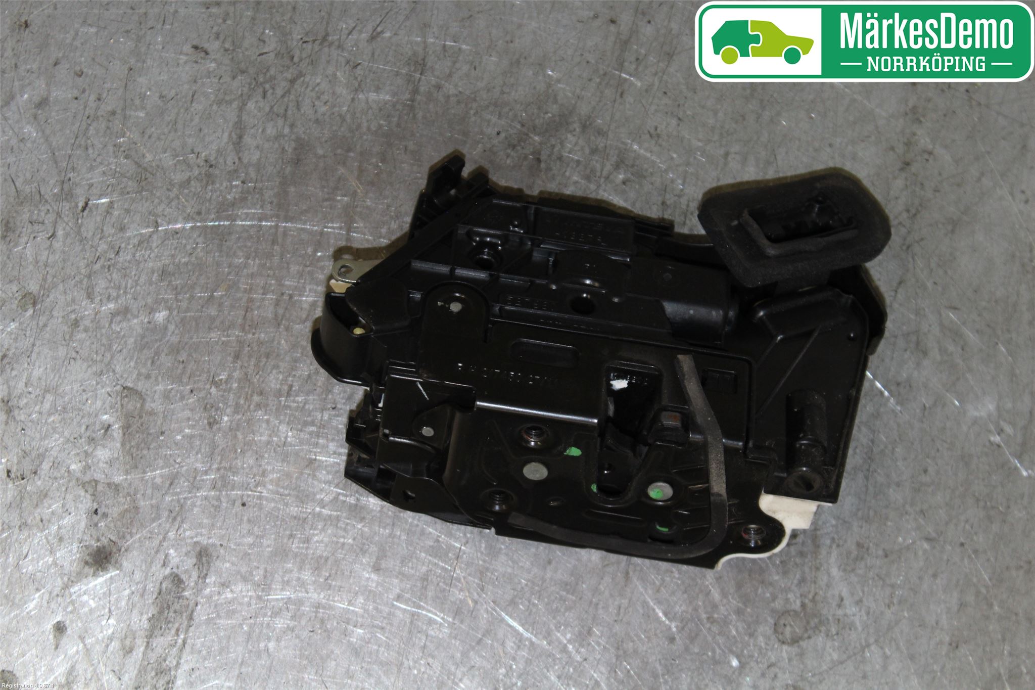Volkswagen VW POLO 10-17 Dørlås - Låsekasse
