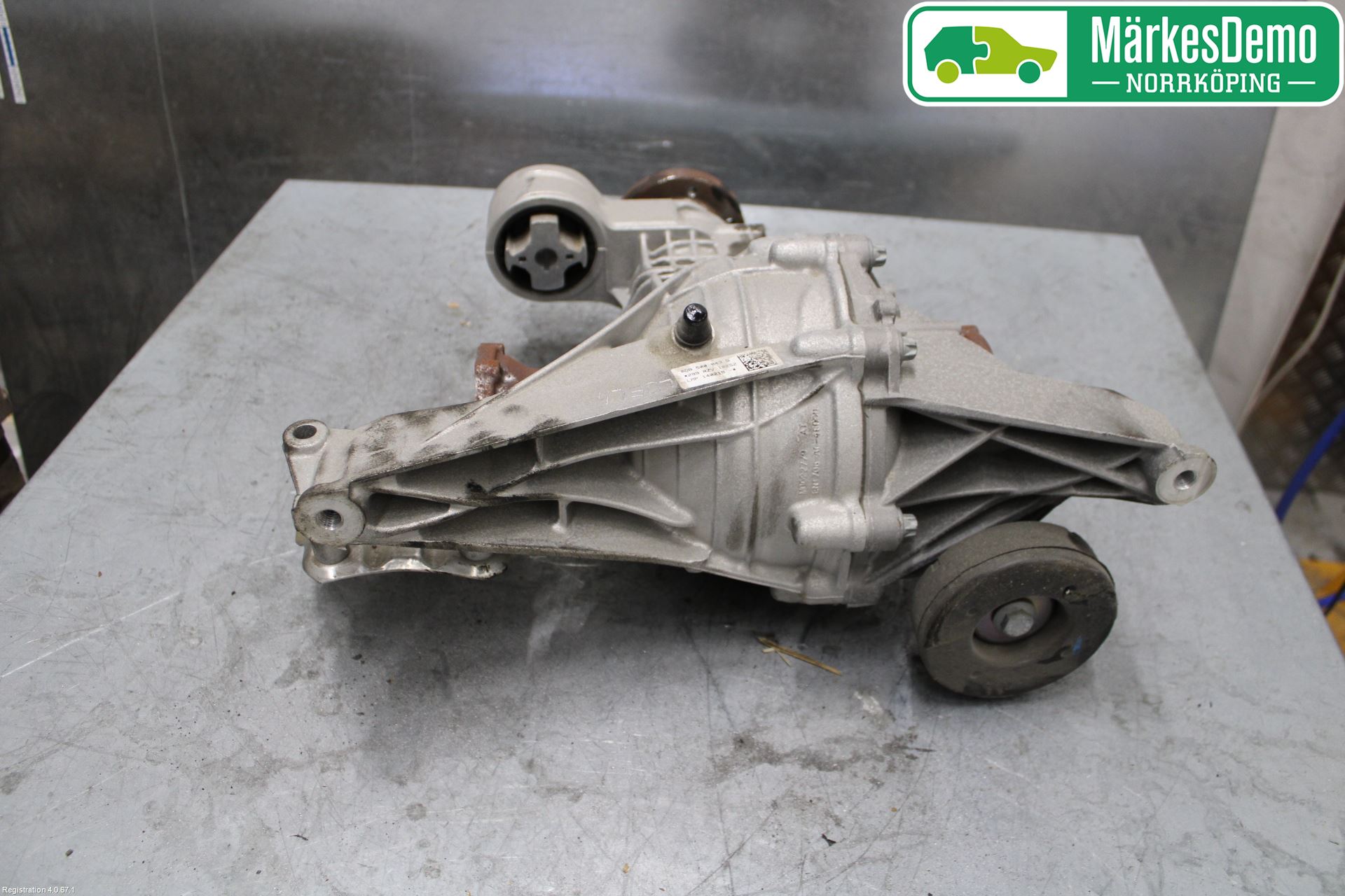 Audi A4/S4 B9 16-19 Bakaksel Kardang Bak -Diff