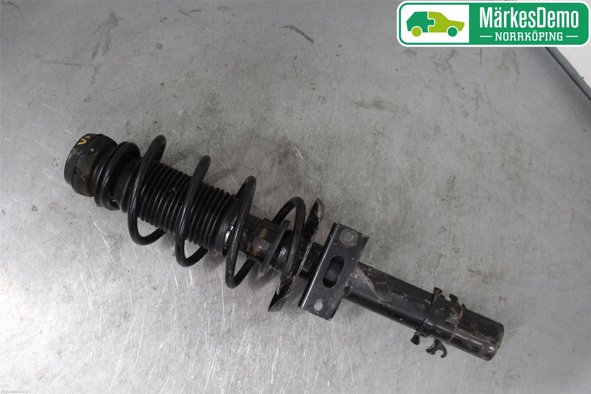 Volkswagen VW POLO 10-17 Fjærbein Foran Venstre