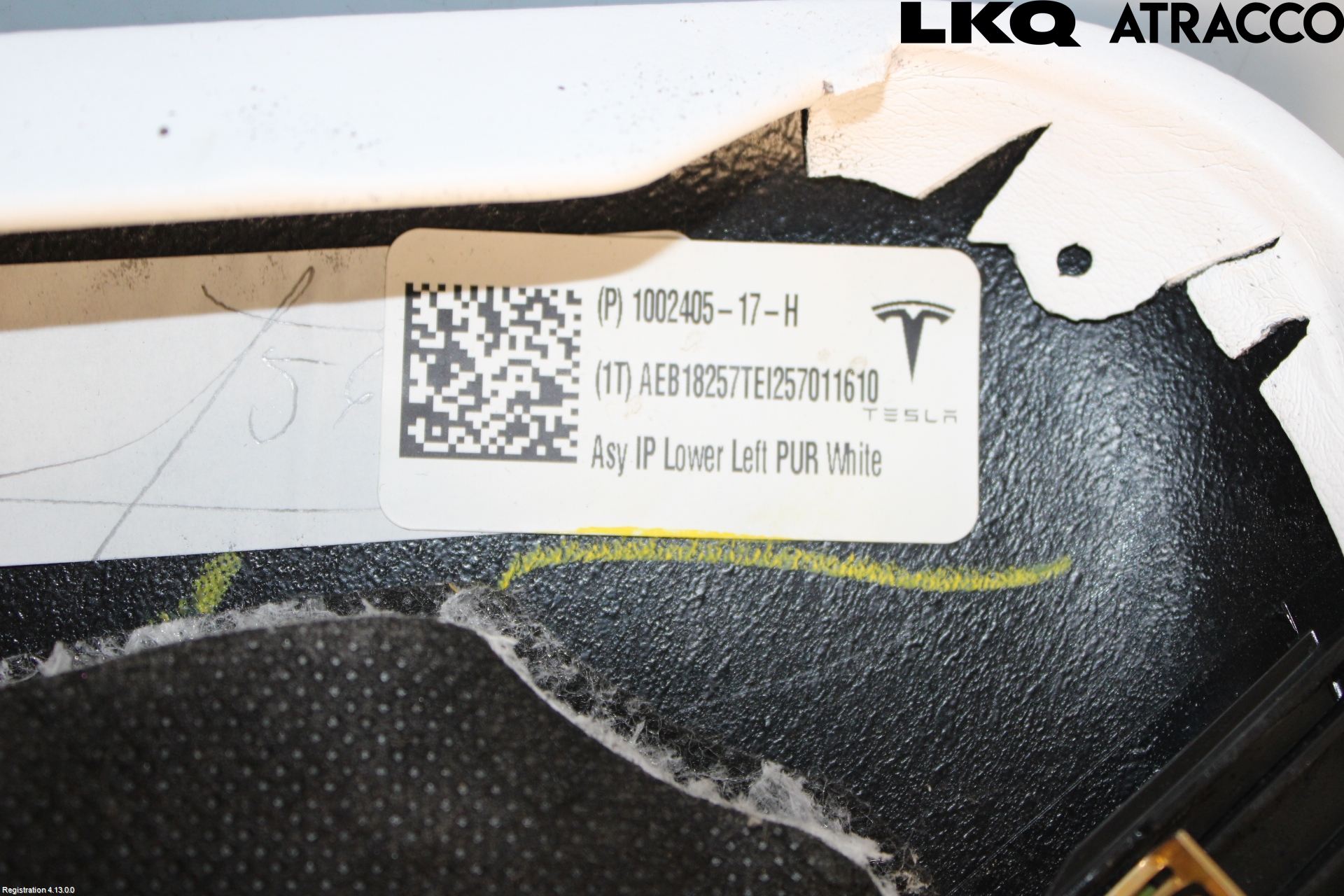 Tesla MODEL X 16- Innr Dekor Instrbord