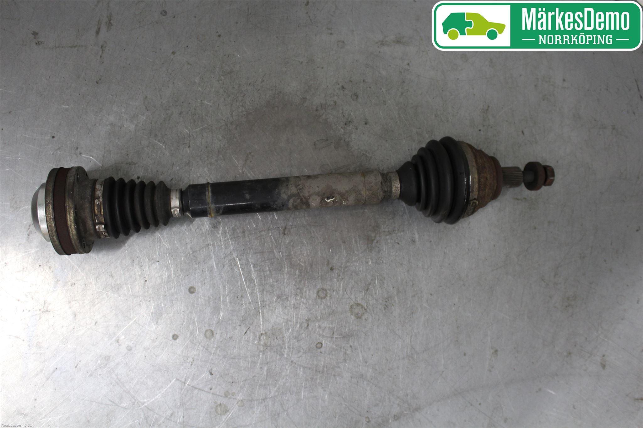 Volkswagen VW GOLF V 04-09 Drivaksel Foran Kompl Venstre