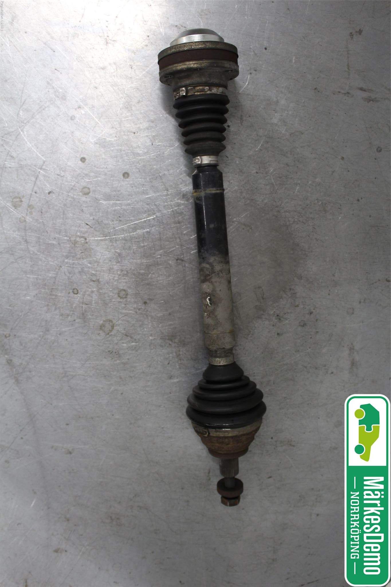 Volkswagen VW GOLF V 04-09 Drivaksel Foran Kompl Venstre
