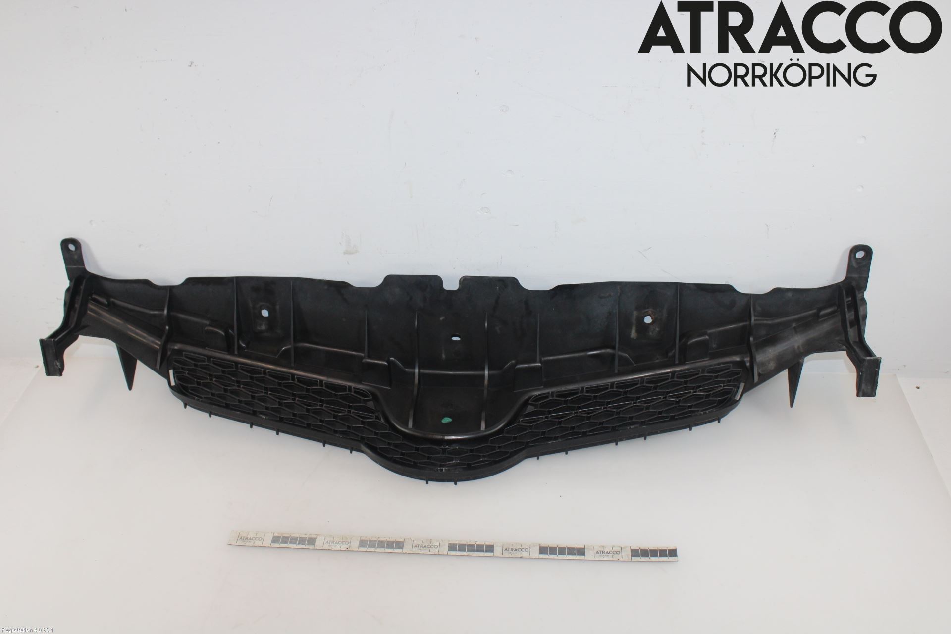 Toyota AURIS 07-09 Grill Komplett