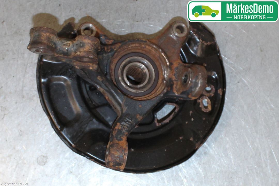 Toyota YARIS XP90 06-11 Spindel Vf