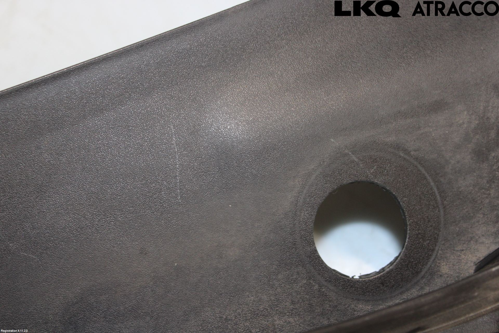 Jaguar XE (X760) 15-24 Visker Deksel-Grill-Under Frr