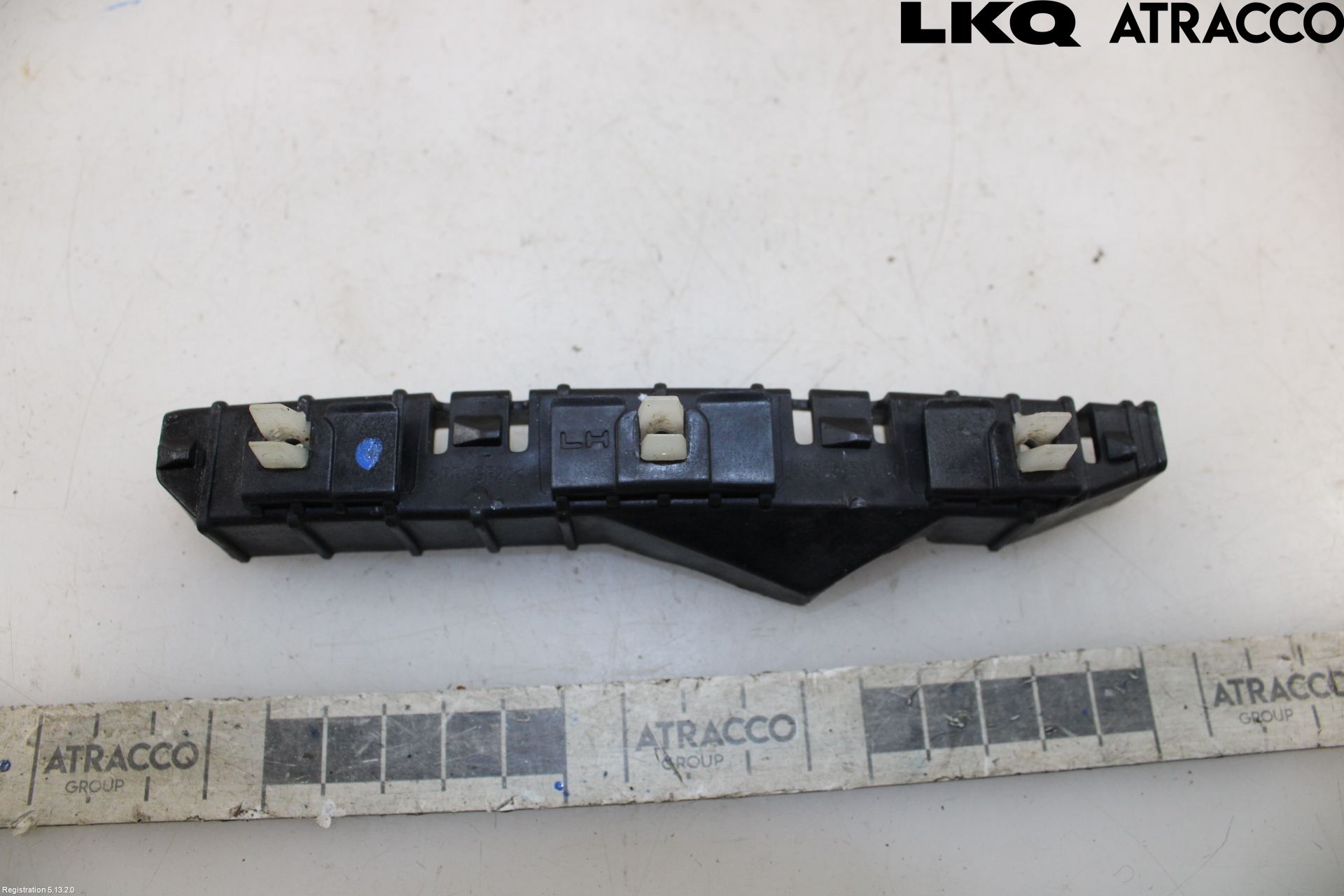Hyundai i10 BA 14-16 Støtfangerfeste Foran Venstre