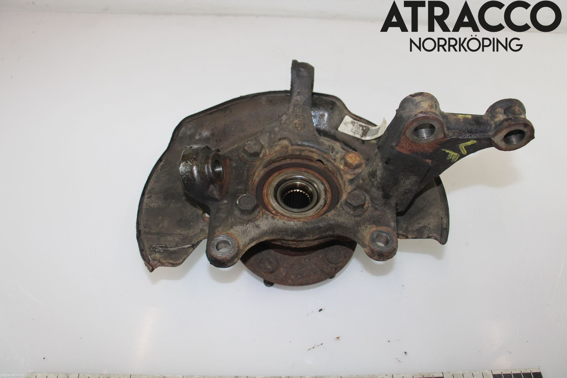Toyota AVENSIS 09-15 Spindel Vf