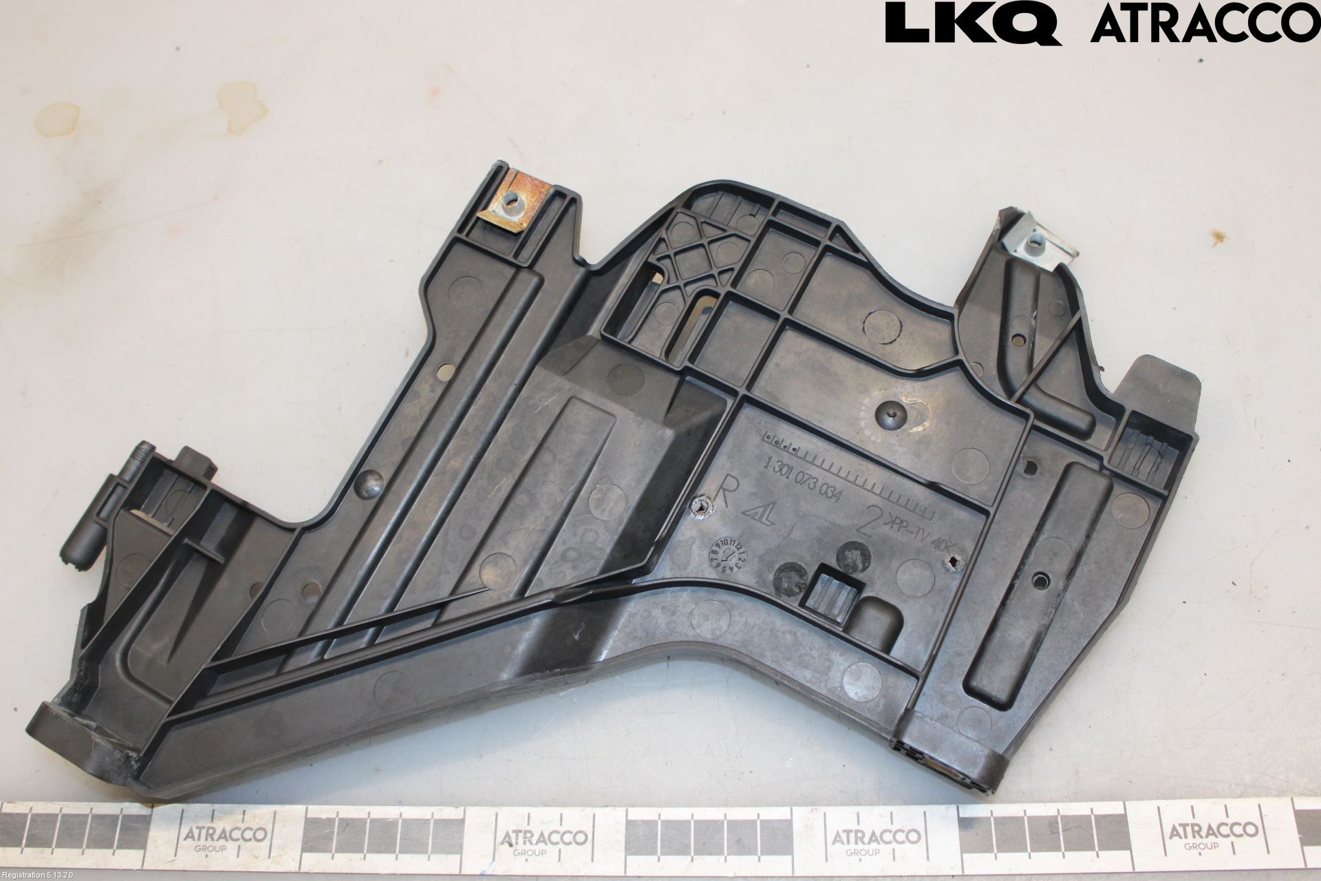 Audi A4 ALLROAD 09-16 Frontlykt Holder-Feste