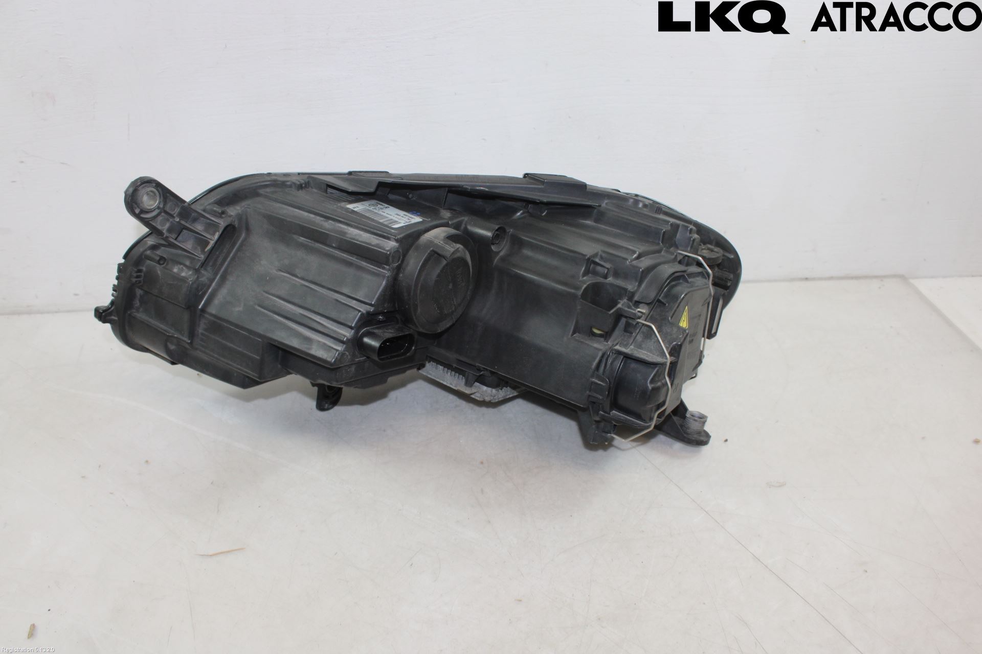 Volkswagen VW PASSAT 11-14 Frontlykt Høyre