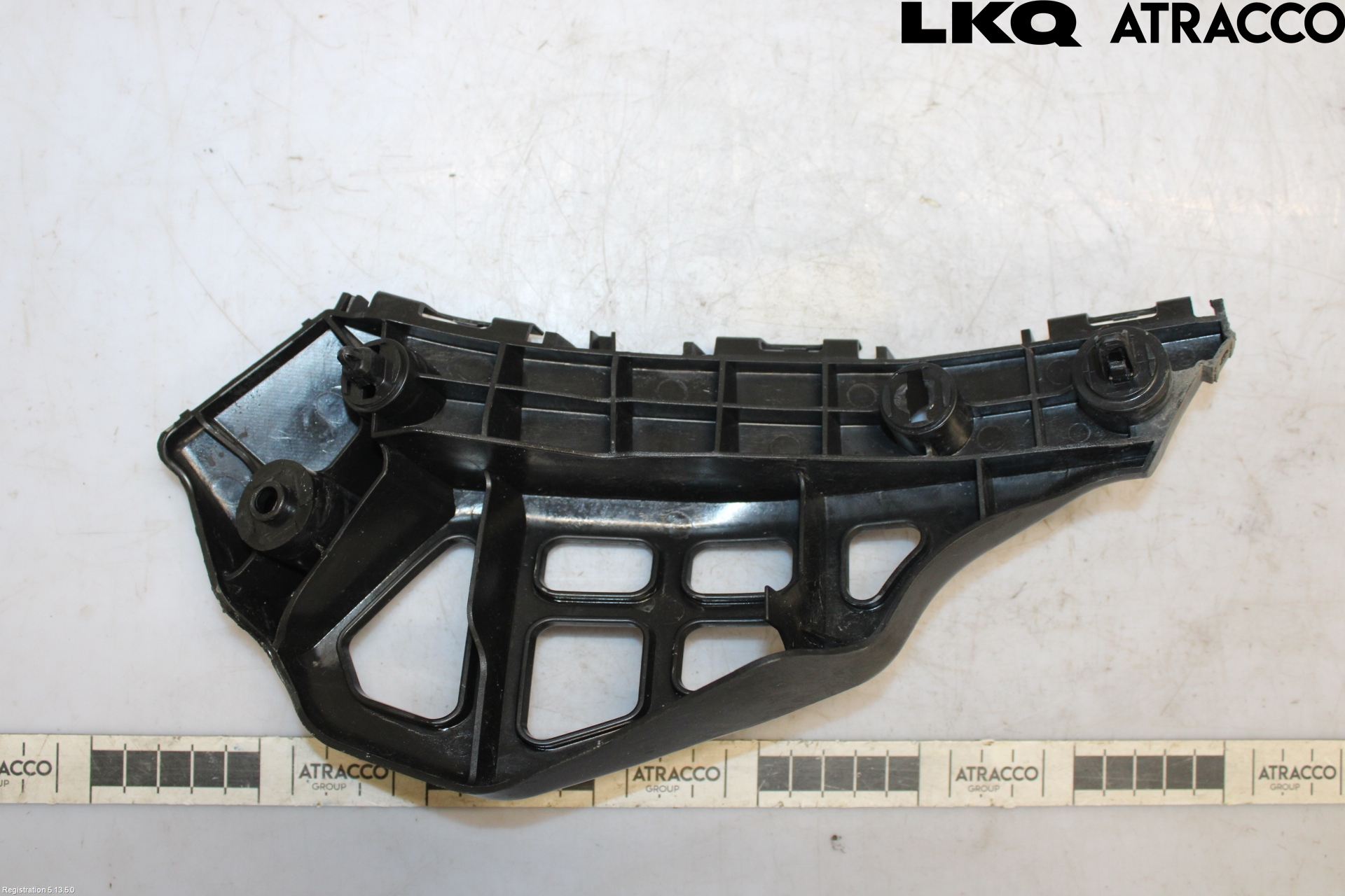 Toyota AURIS 13-19 Støtfangerfeste Foran Høyre