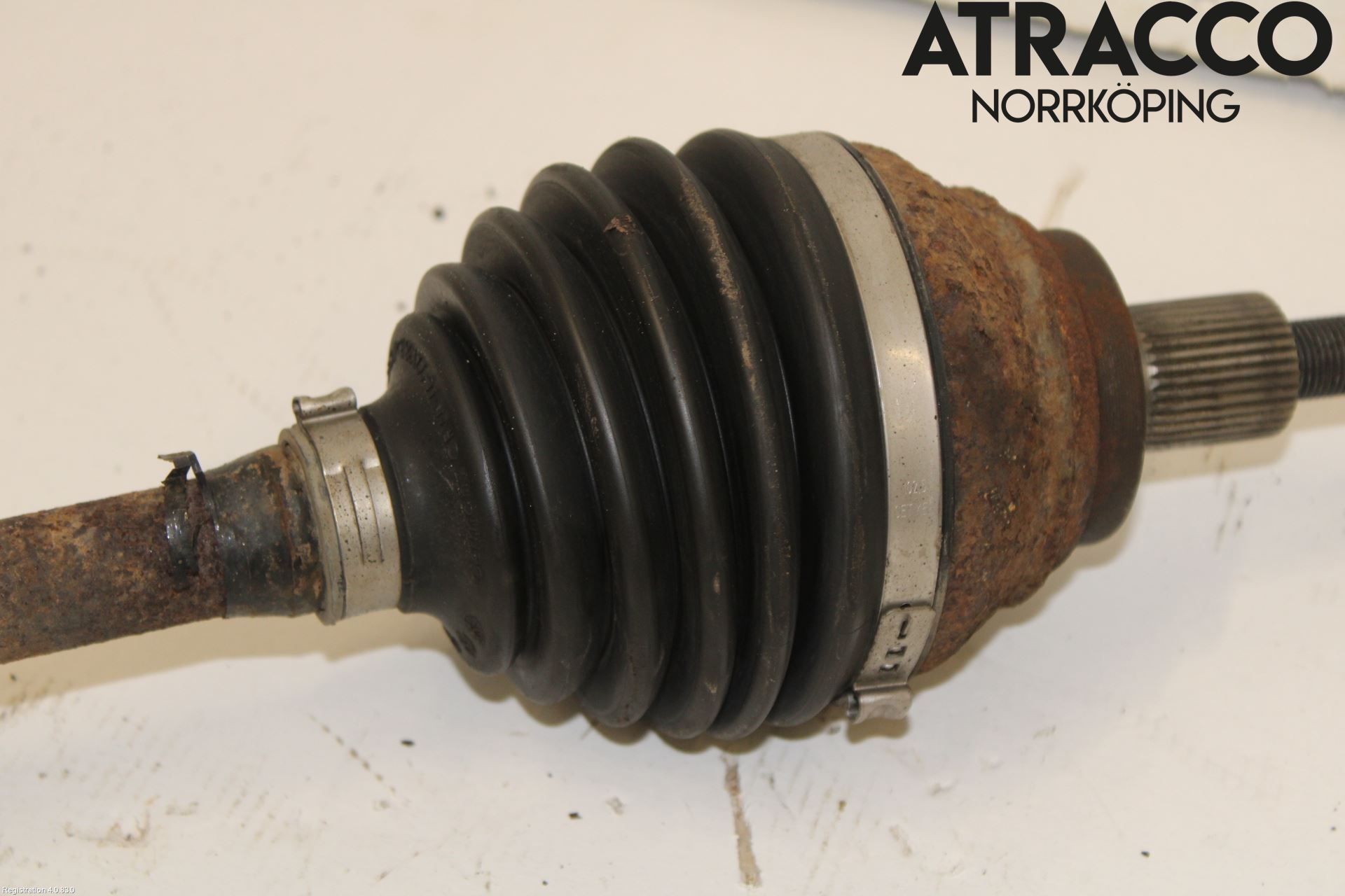 Seat ATECA 16->> Drivaksel Foran Kompl Høyre