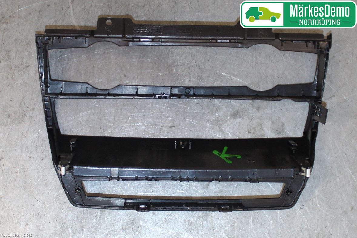 BMW X6 E71/E72   08-14 Innr Radio Ramme