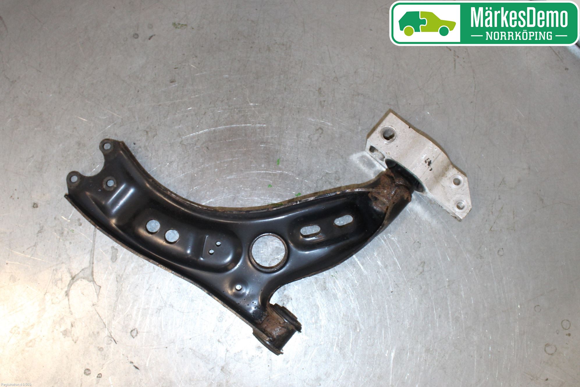Volkswagen VW TIGUAN 07-16 Bærearm Foran Høyre Nedre