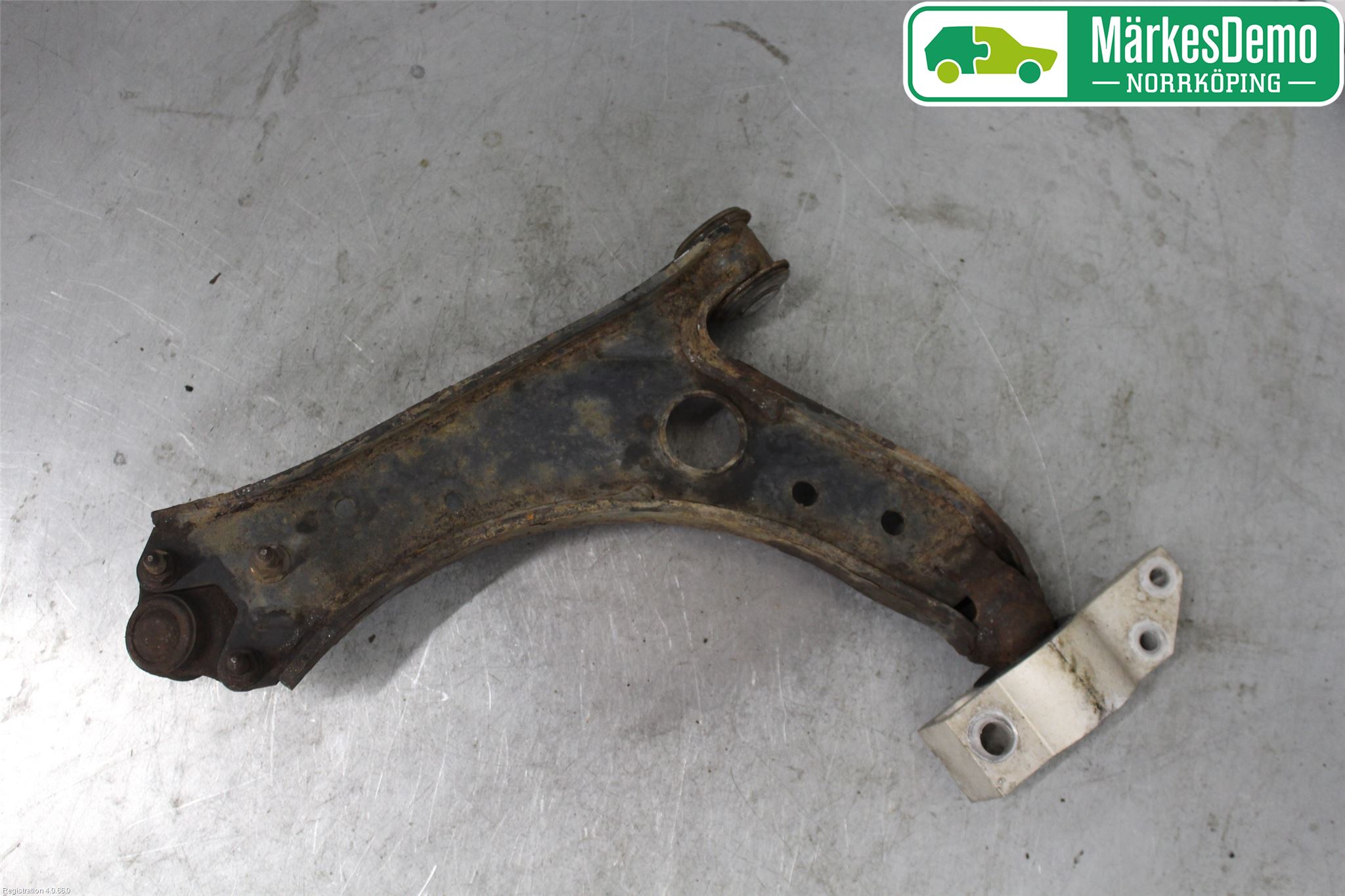 Volkswagen VW GOLF V 04-09 Bærearm Foran Høyre Nedre