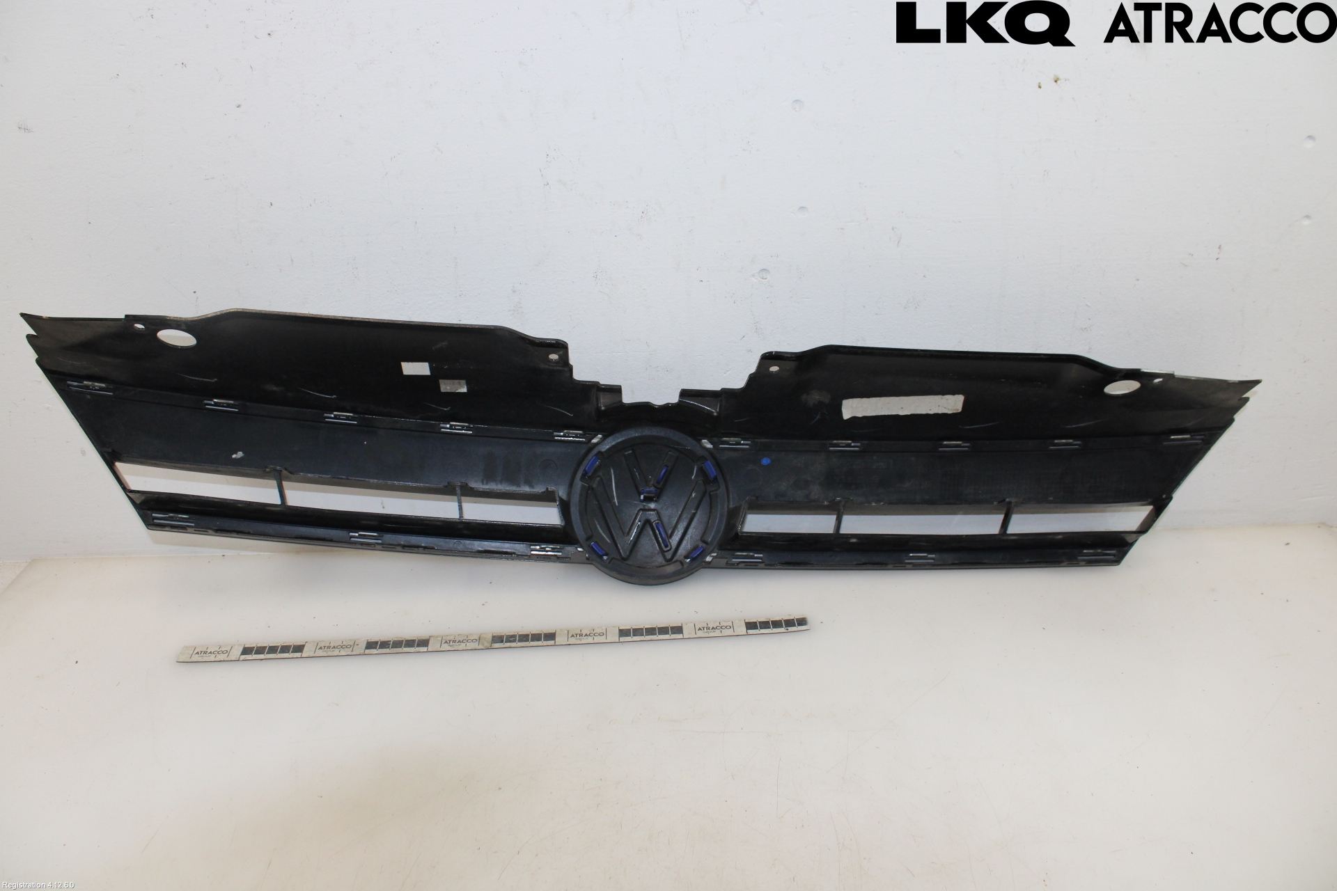 Volkswagen VW JETTA VI 11- Grill Komplett
