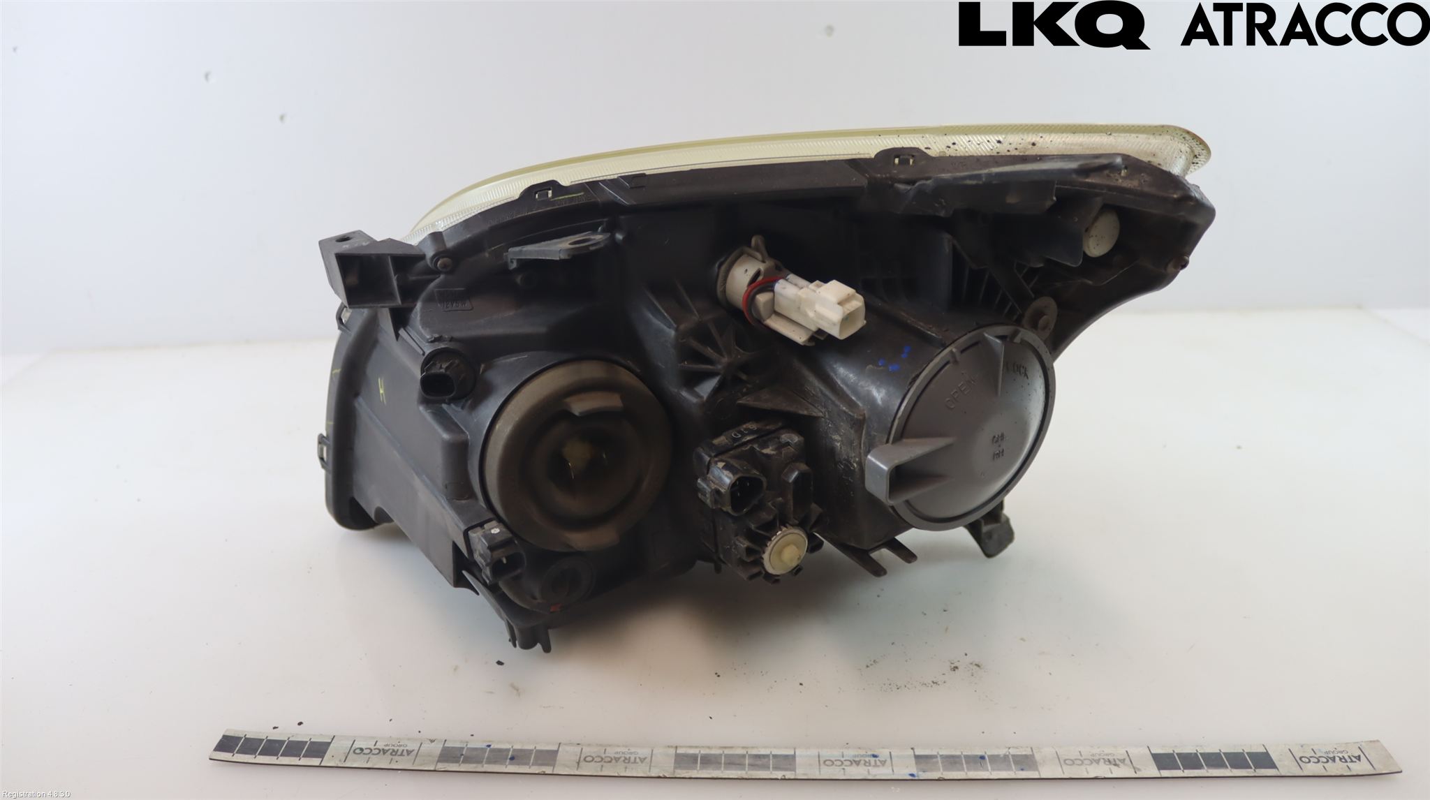 Toyota AVENSIS 03-06 Frontlykt Høyre
