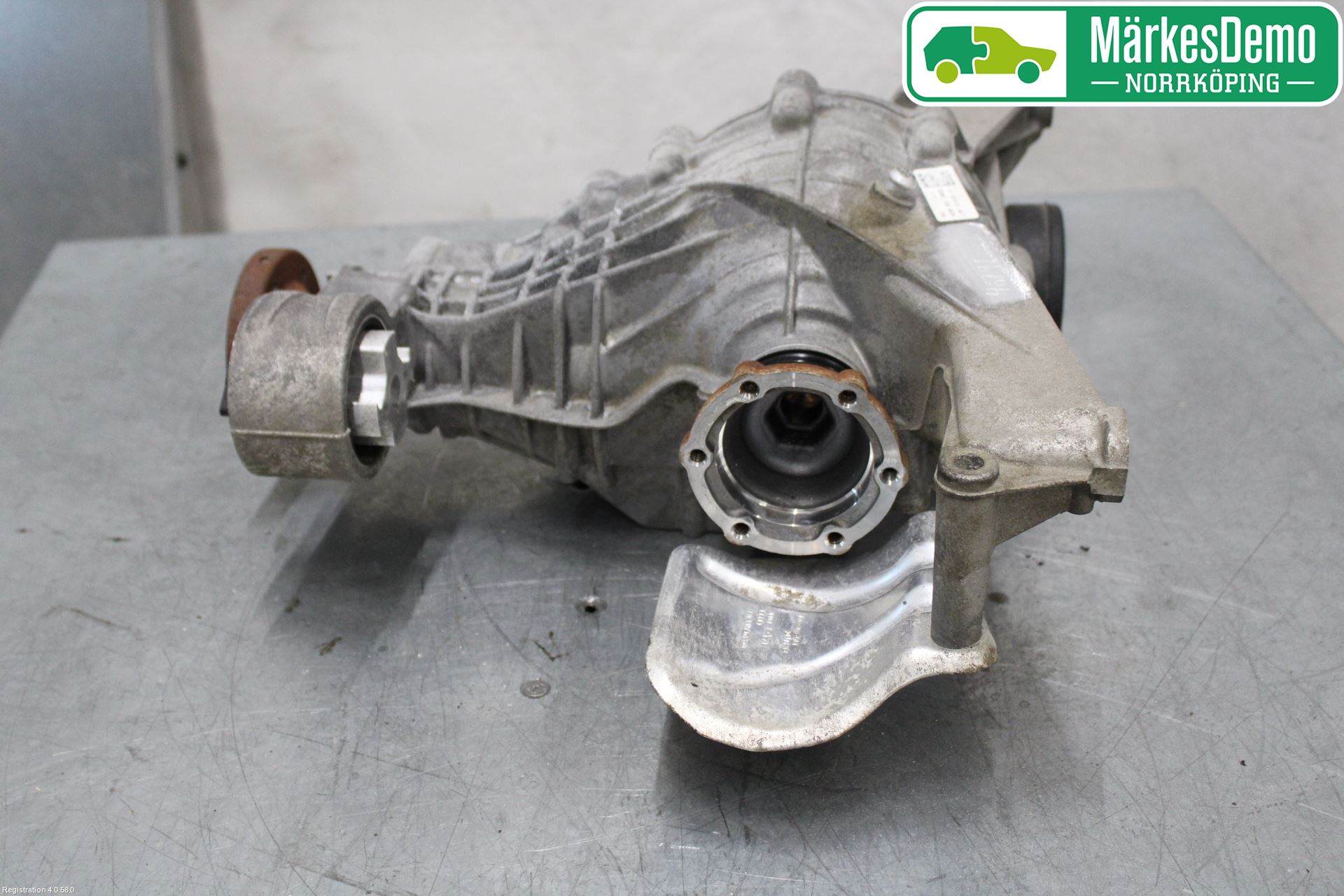 Audi A4/S4 B9 16-19 Bakaksel Kardang Bak -Diff