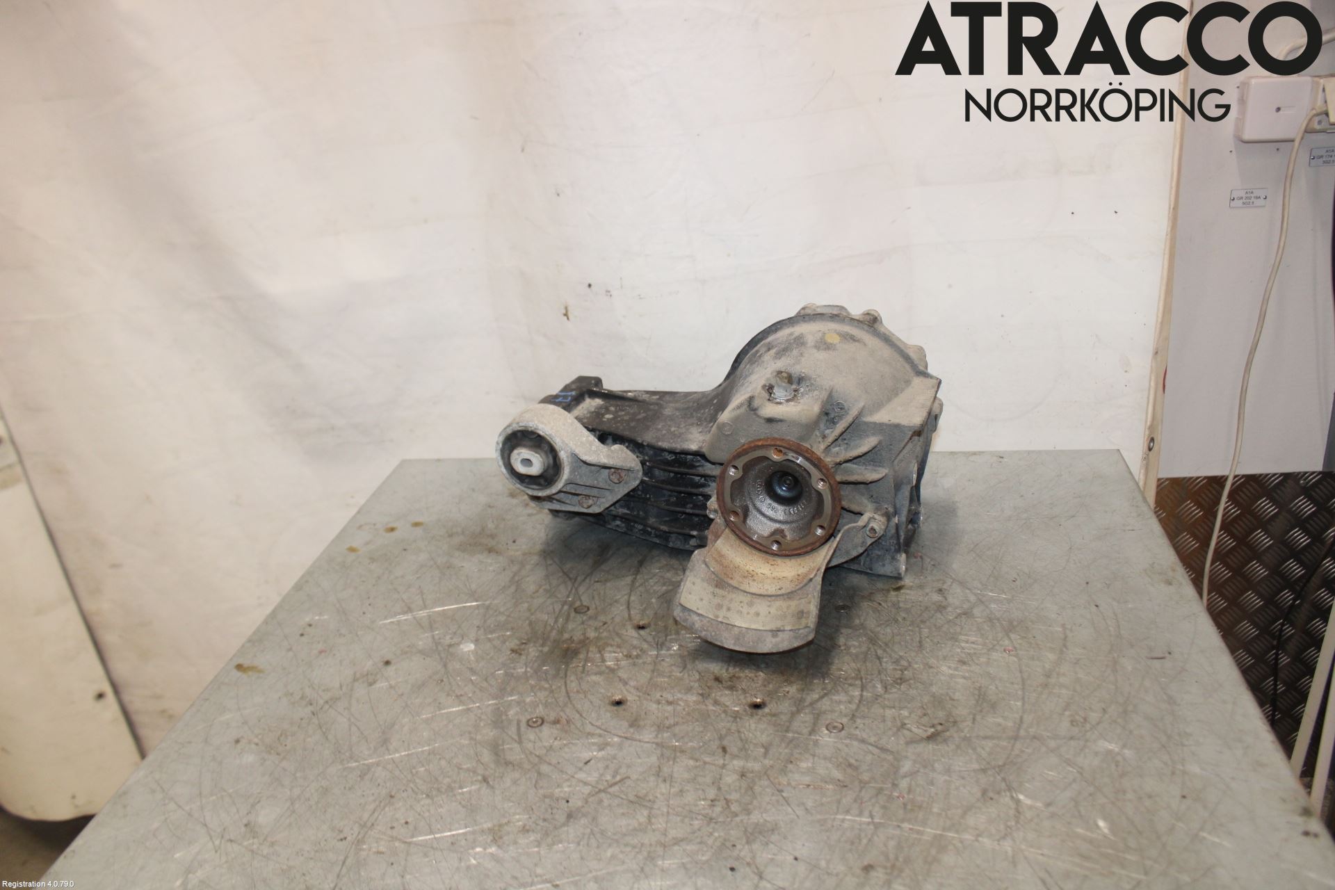 Audi A8/S8 4E  02-09 Bakaksel Kardang Bak -Diff