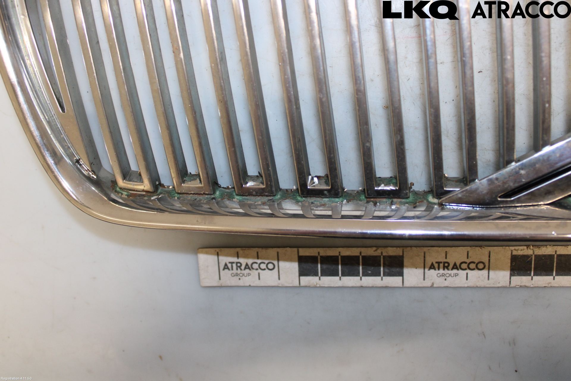 Volvo V50 04-07 Grill Komplett