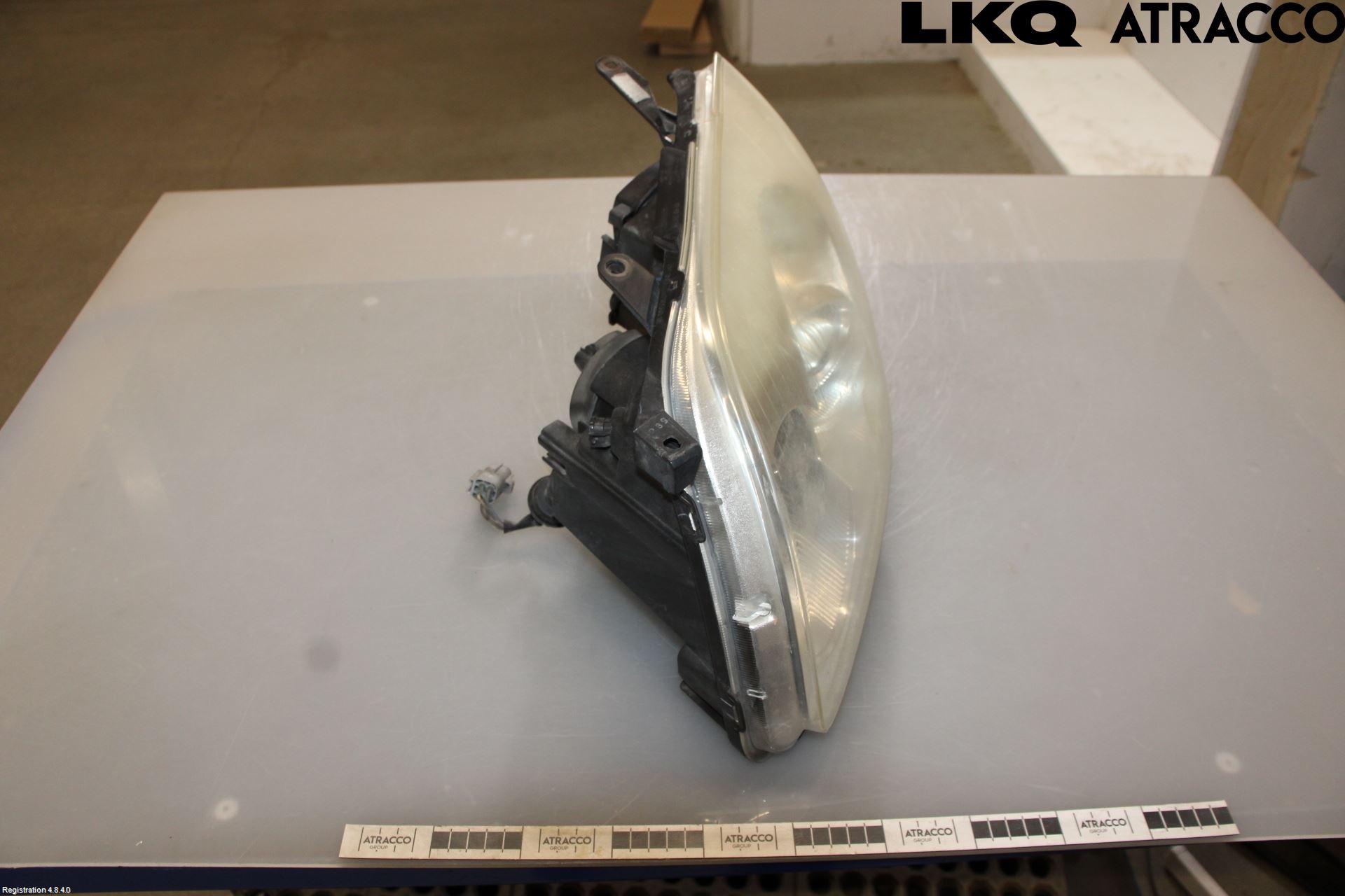 Toyota AVENSIS 03-06 Frontlykt Venstre