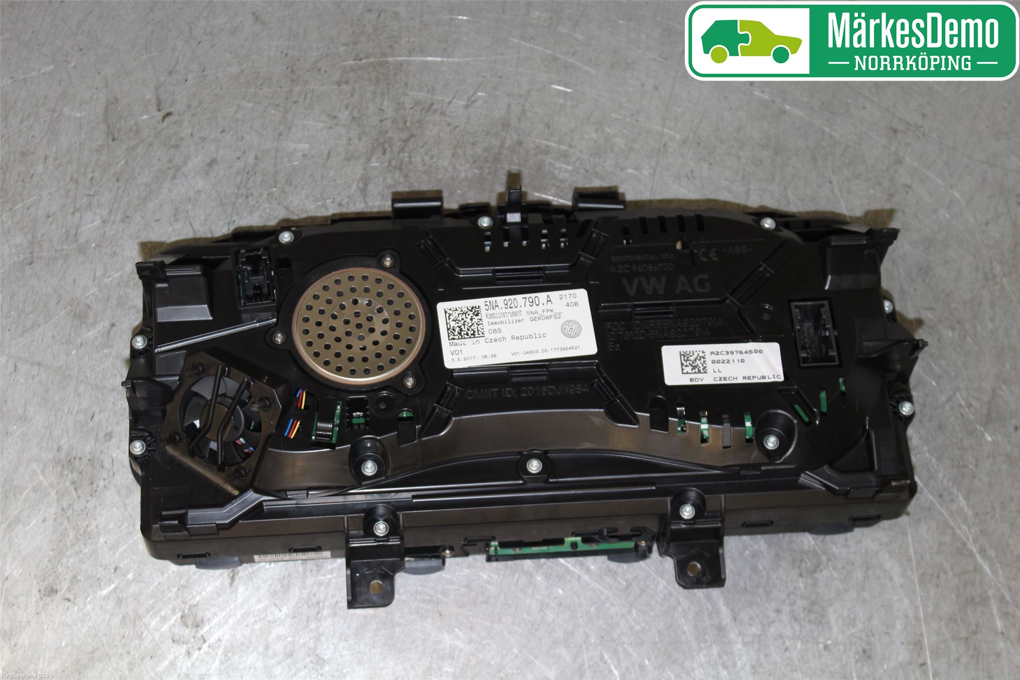 Volkswagen VW TIGUAN 16-24 Instr Kombinert