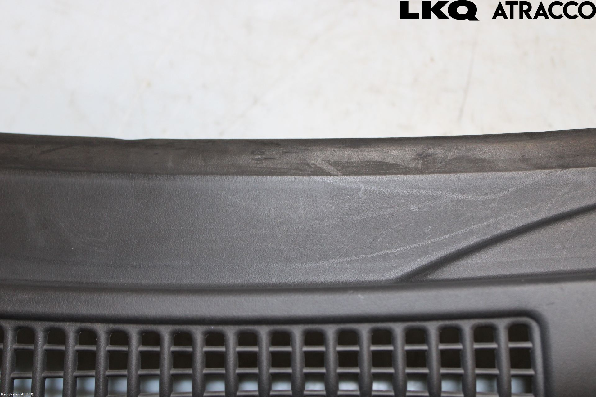 Volvo V50 04-07 Visker Deksel-Grill-Under Frr