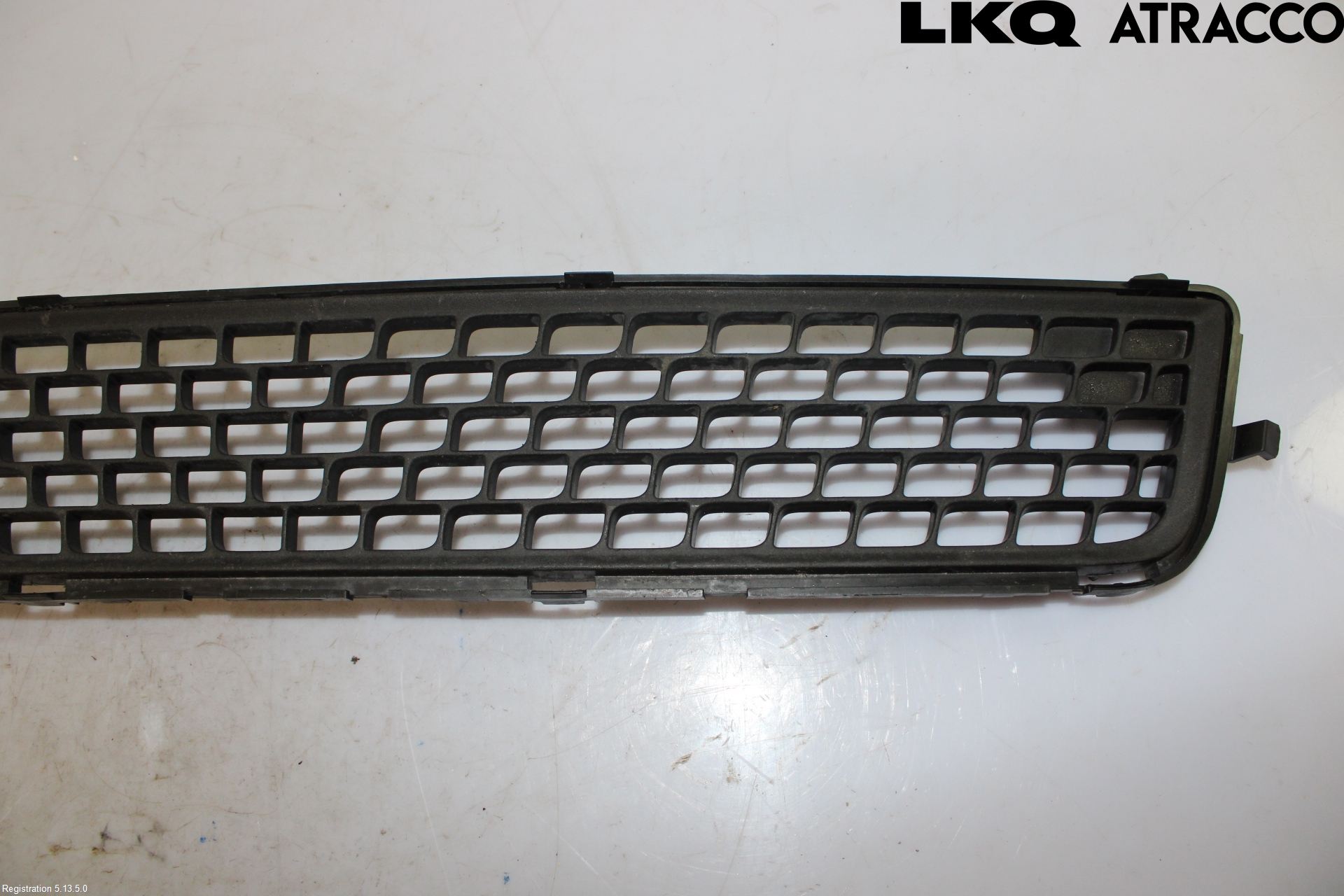 Volvo V70 08-13 Grilldel Midt