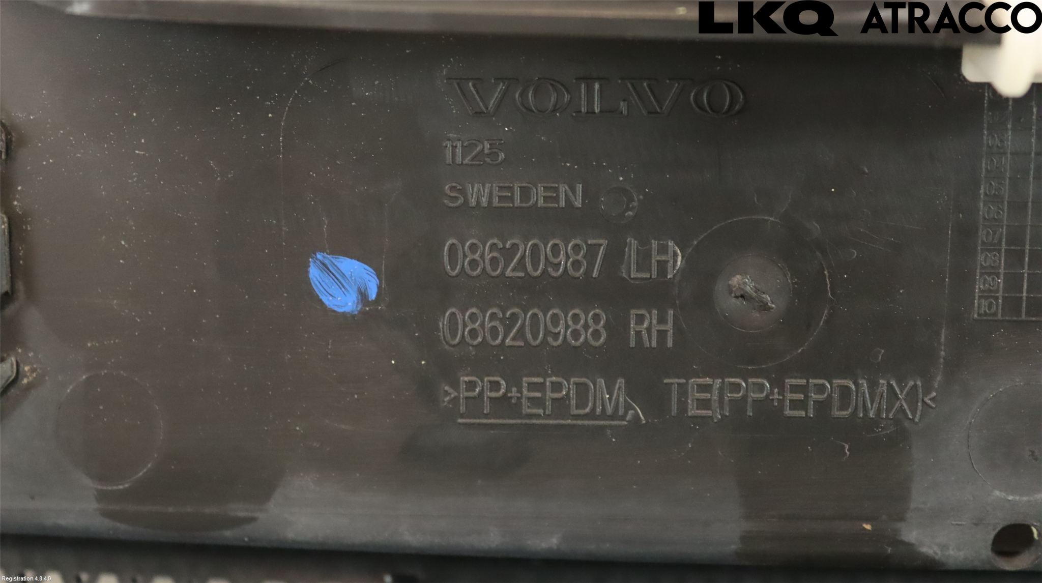 Volvo XC90 03-06 Visker Deksel-Grill-Under Frr