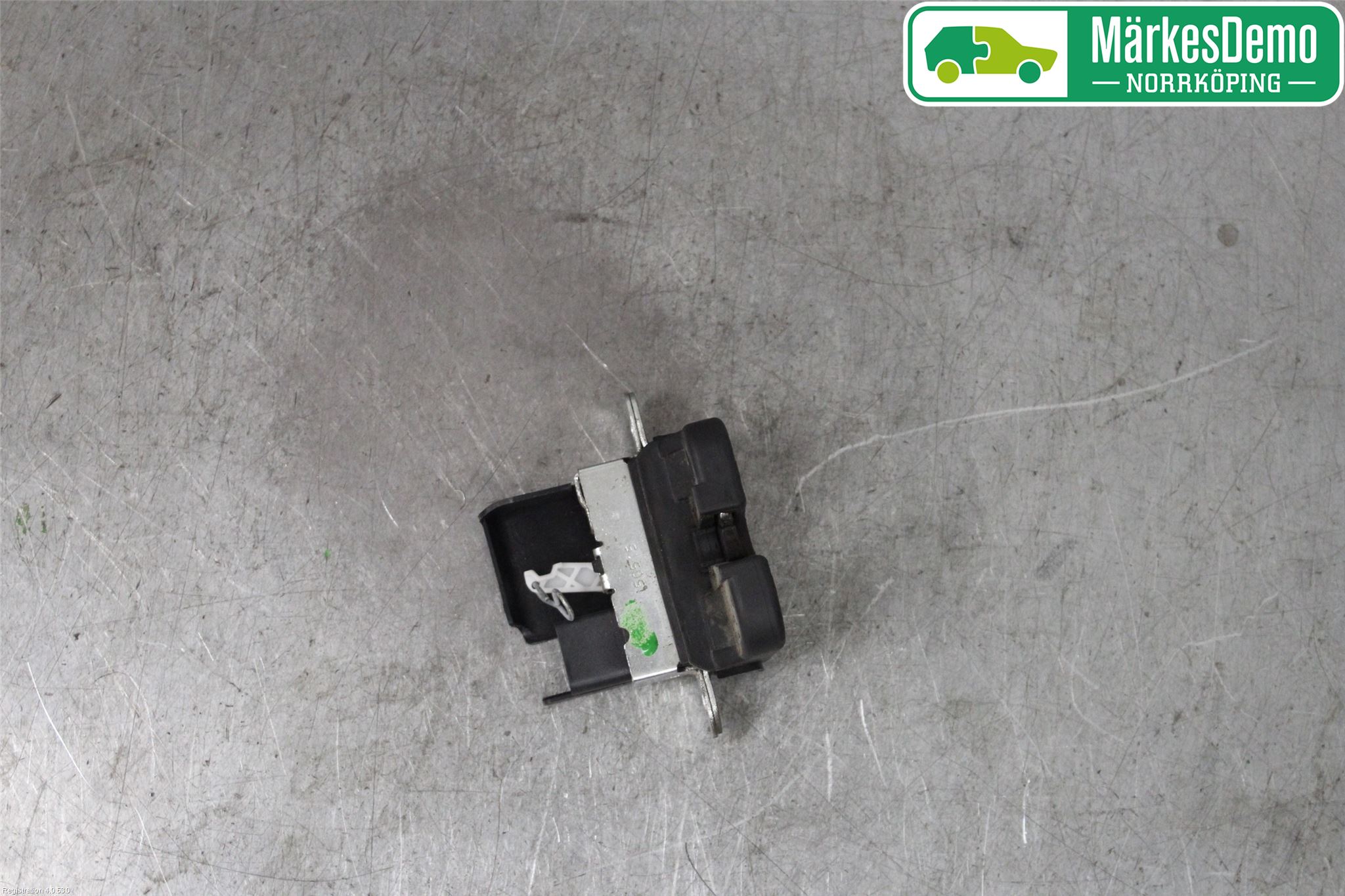 Volkswagen VW CADDY 16-20 Bakluke-Lokk Låsekasse