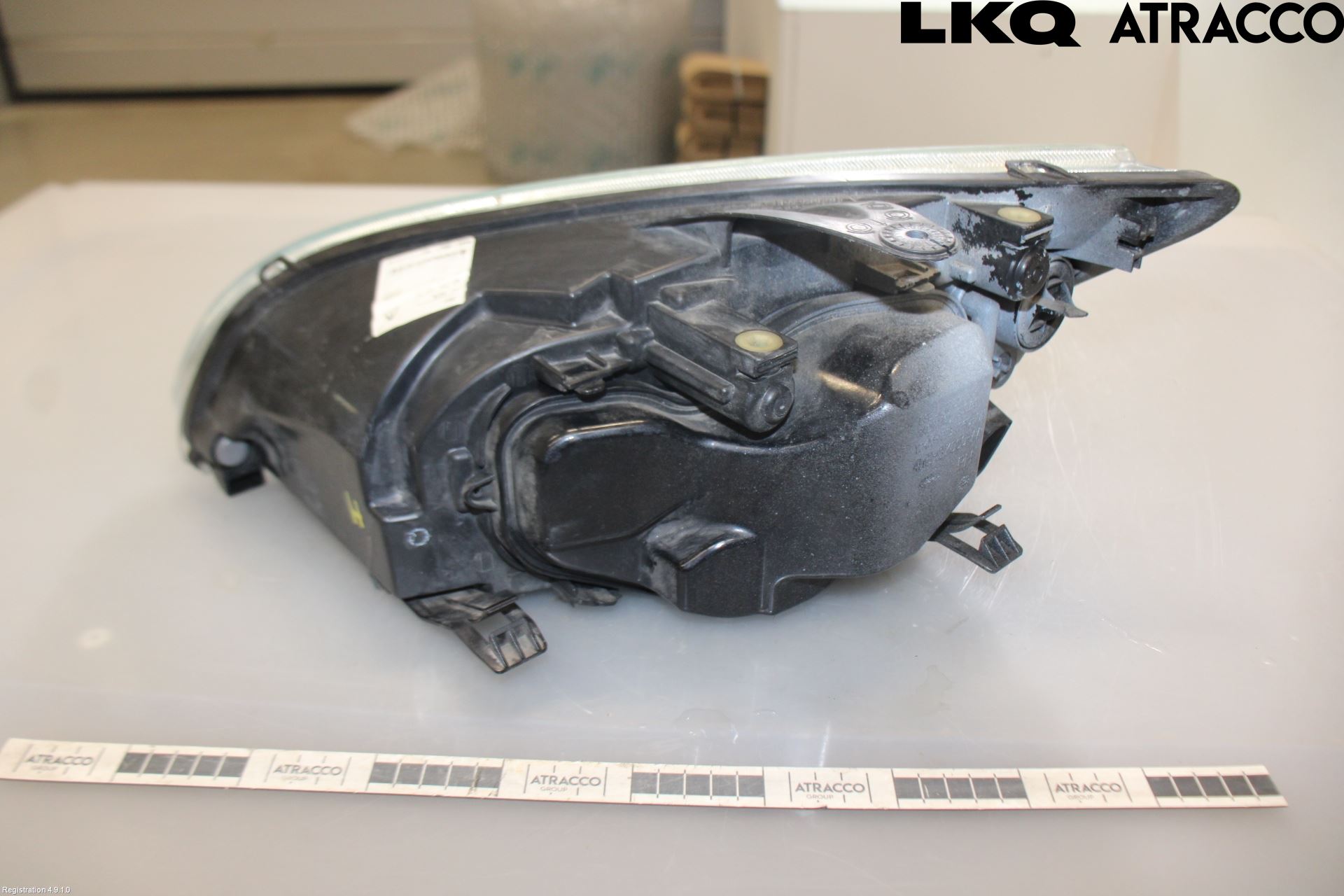 Ford FOCUS     04-07 Frontlykt Høyre