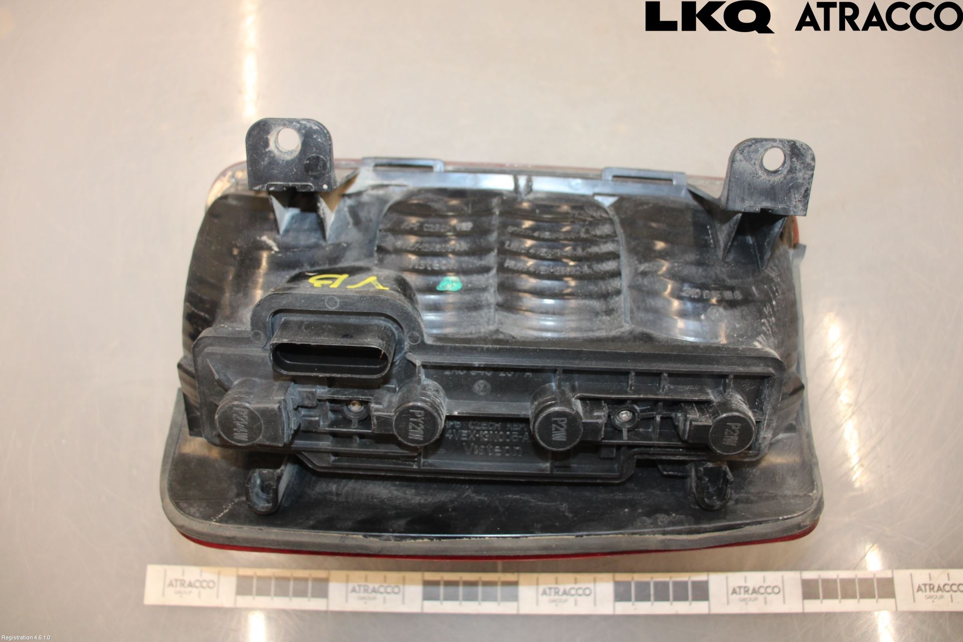 Volkswagen VW CADDY      04-10 Baklykt Venstre