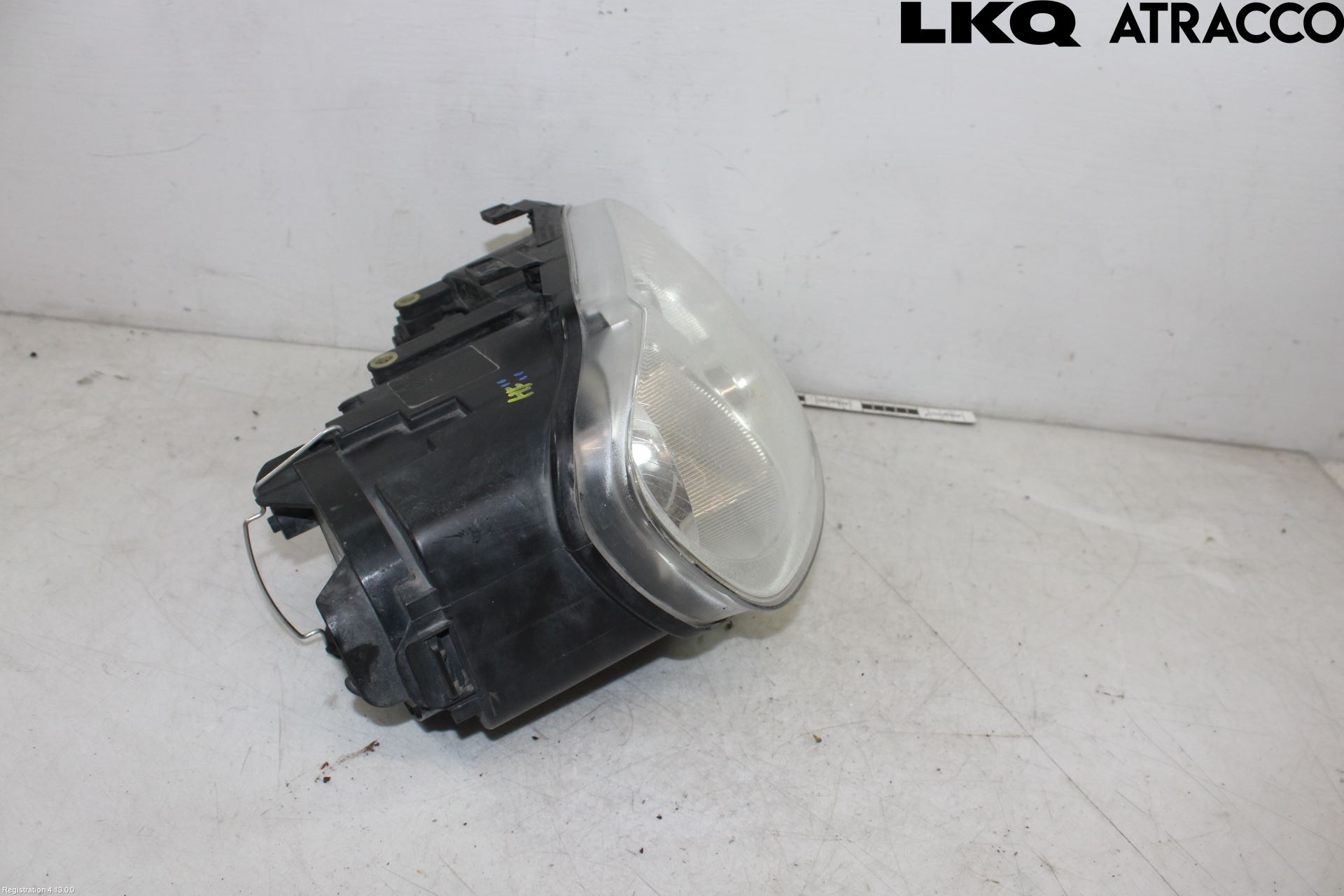 Volkswagen VW CADDY      04-10 Frontlykt Høyre