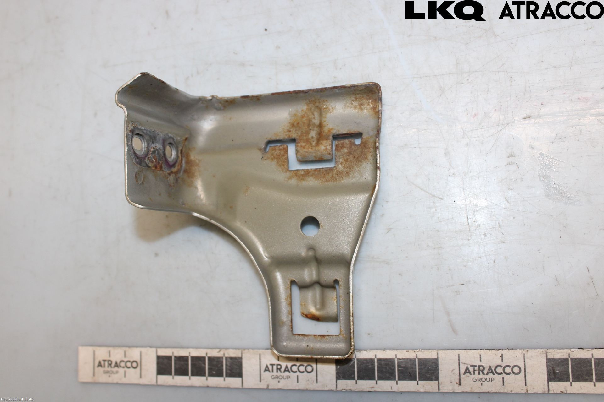 Toyota COROLLA 02-07 Frontskjermfeste Venstre