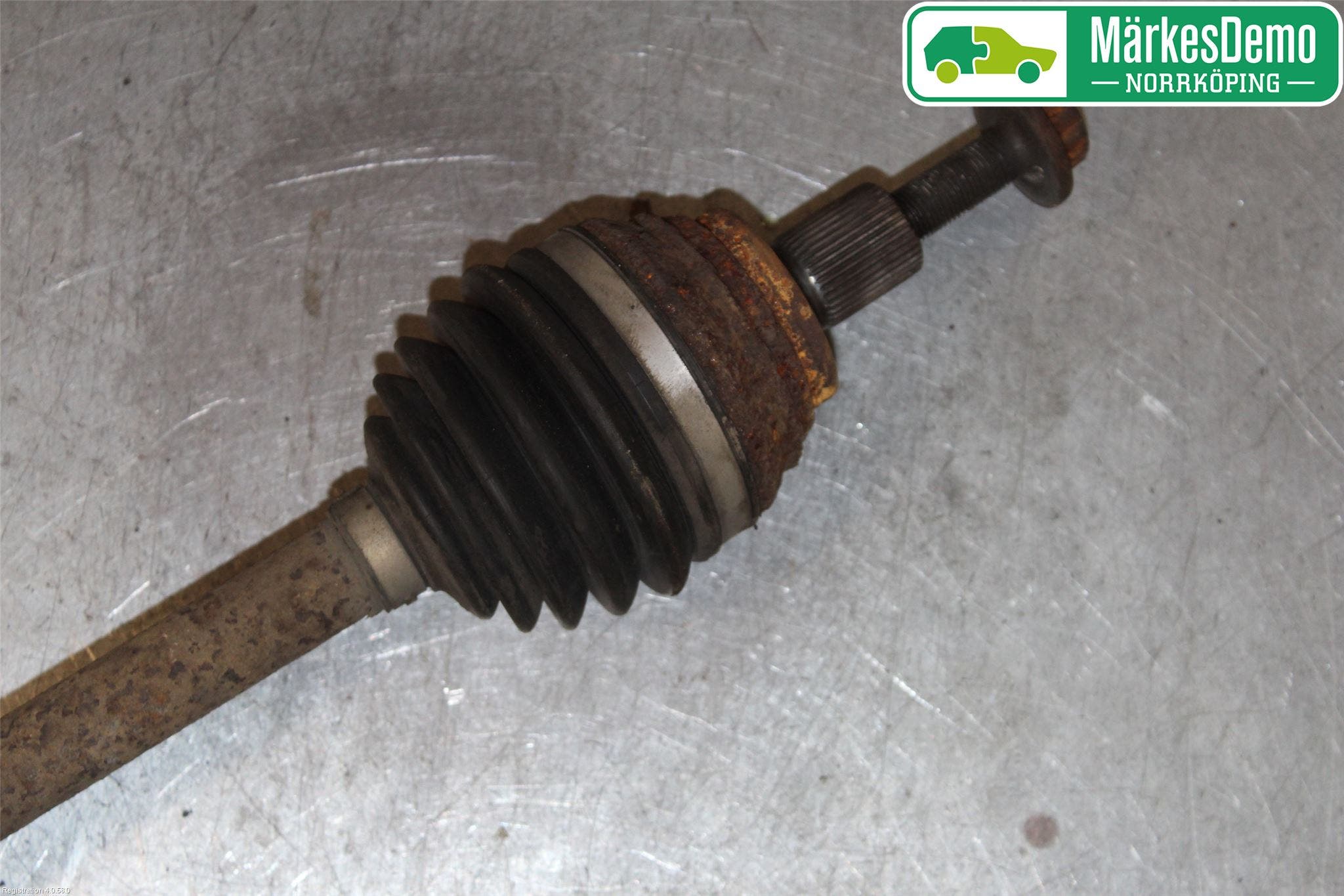 Volkswagen VW GOLF VI 09-13 Drivaksel Foran Kompl Venstre
