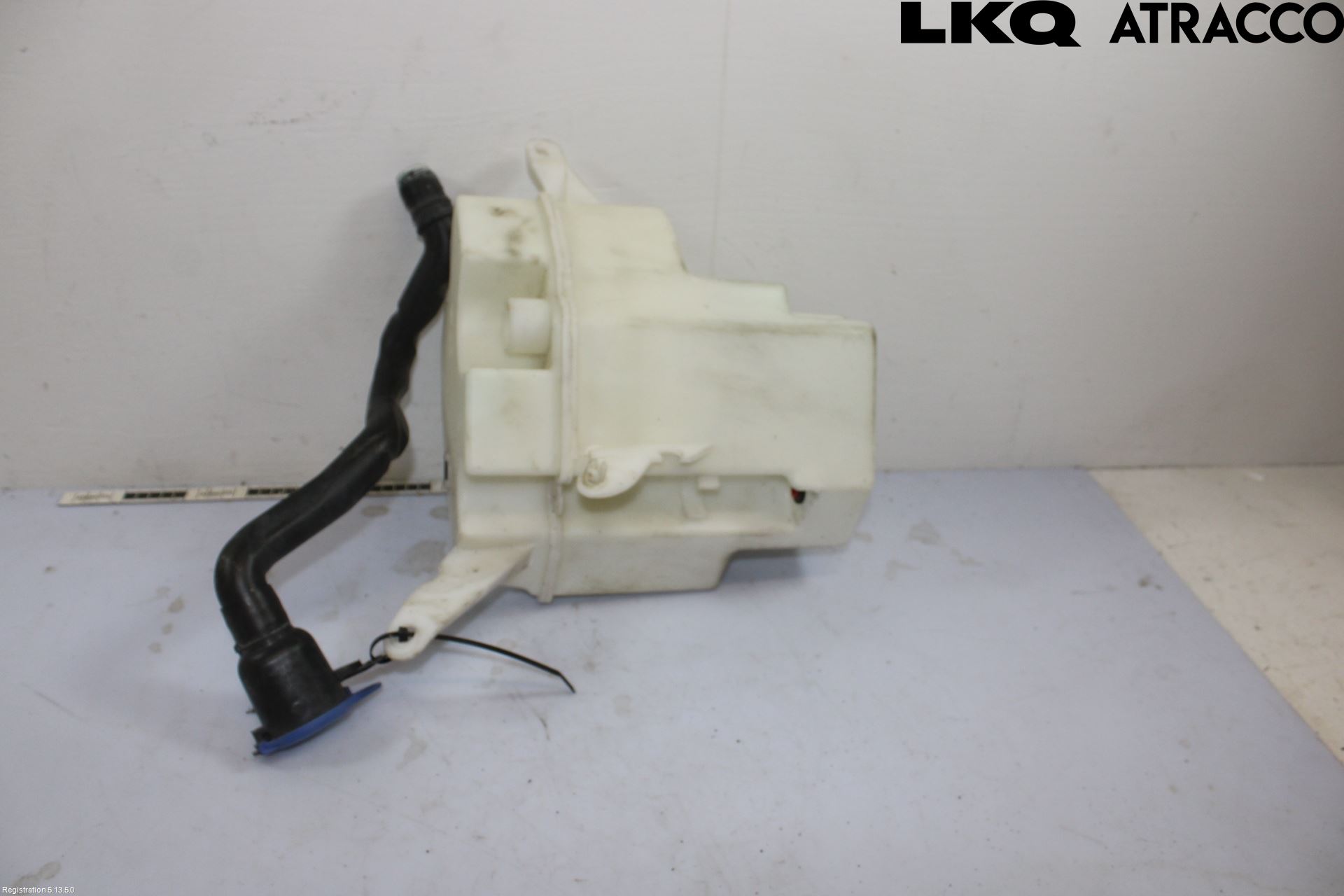 Volvo V70 08-13 Spylerbeholder Frontrute-Lykte