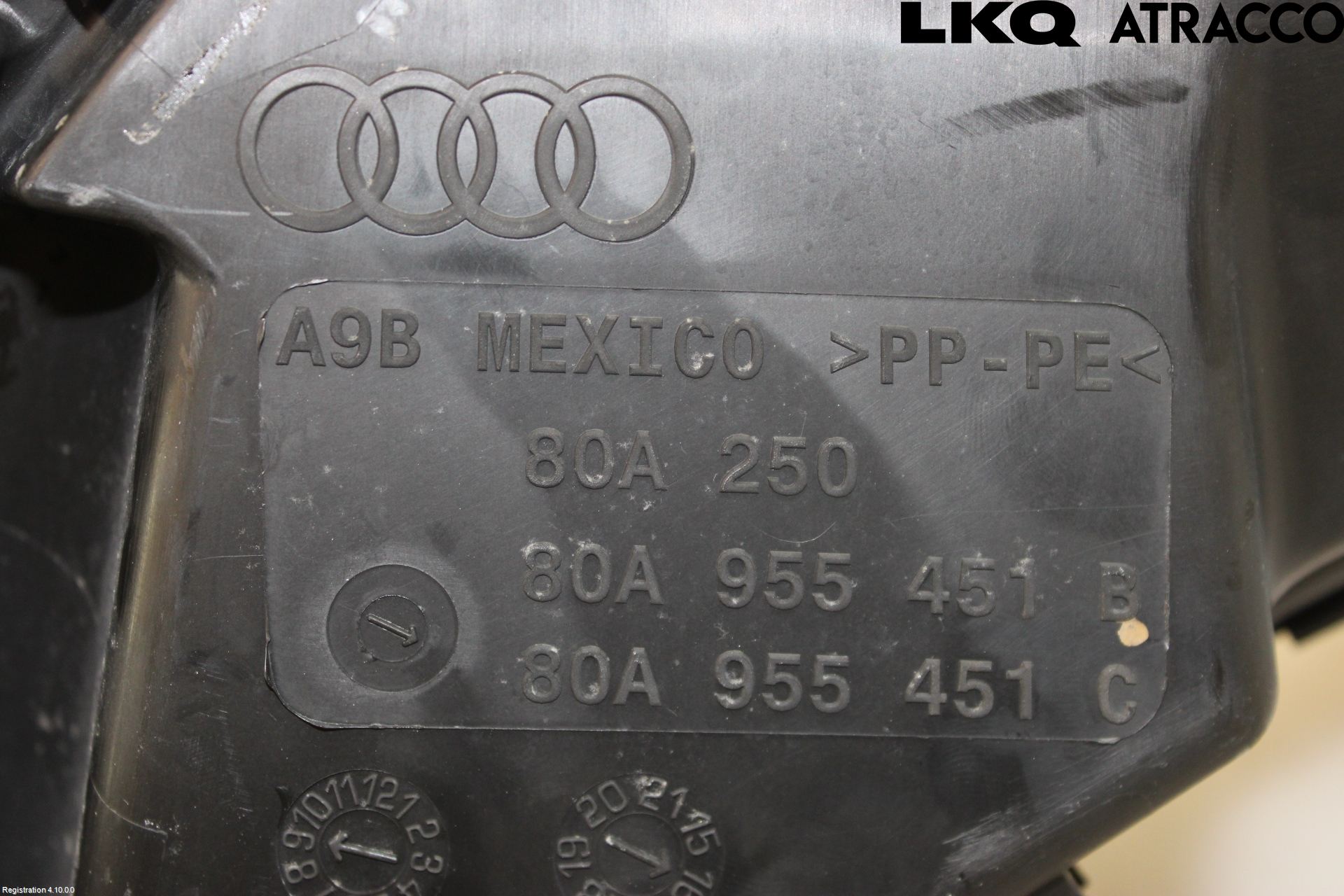 Audi Q5/SQ5 17- Spylerbeholder Frontrute-Lykte