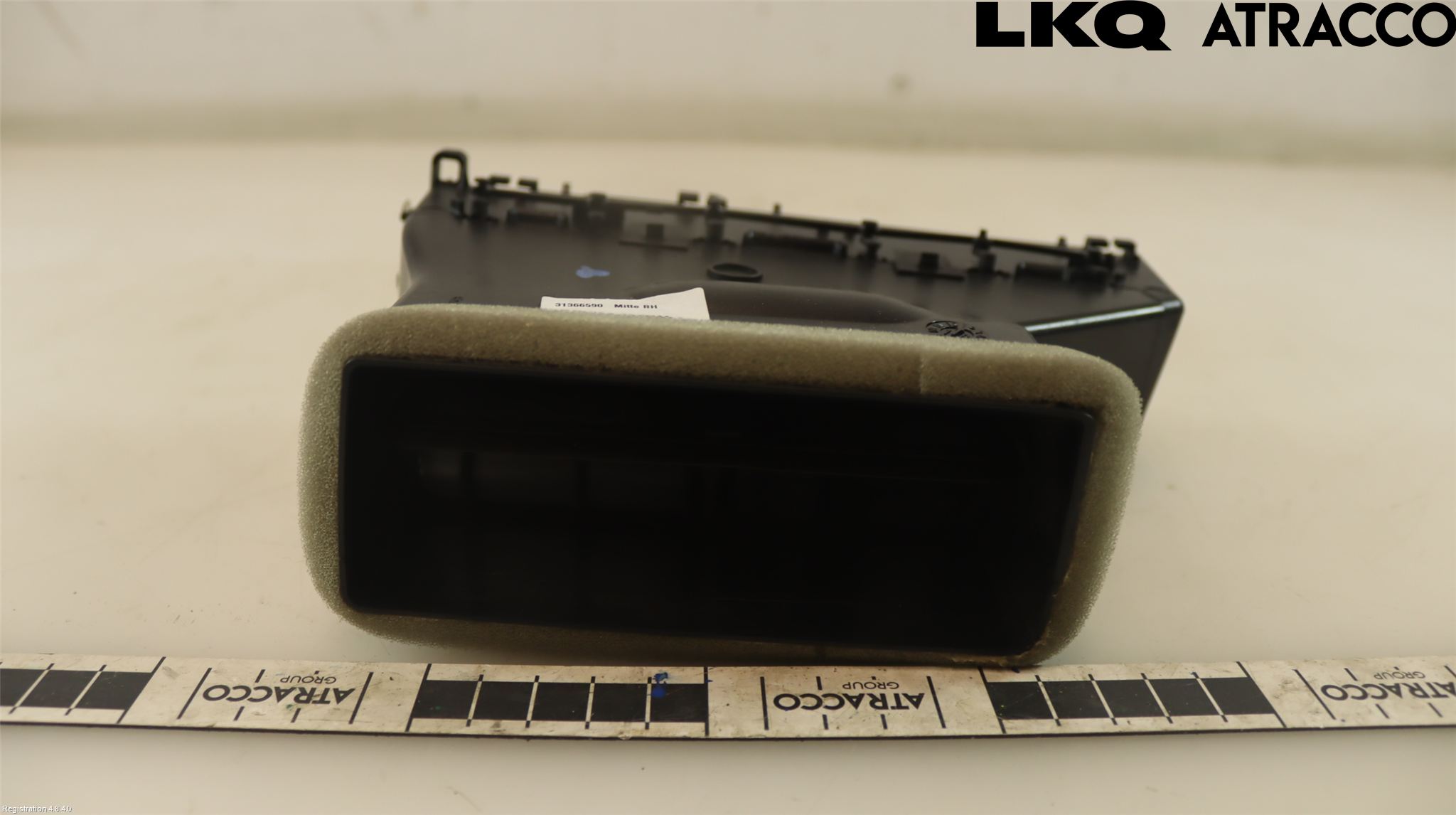 Volvo V90 17->> Dashbord Kanal - Dyse