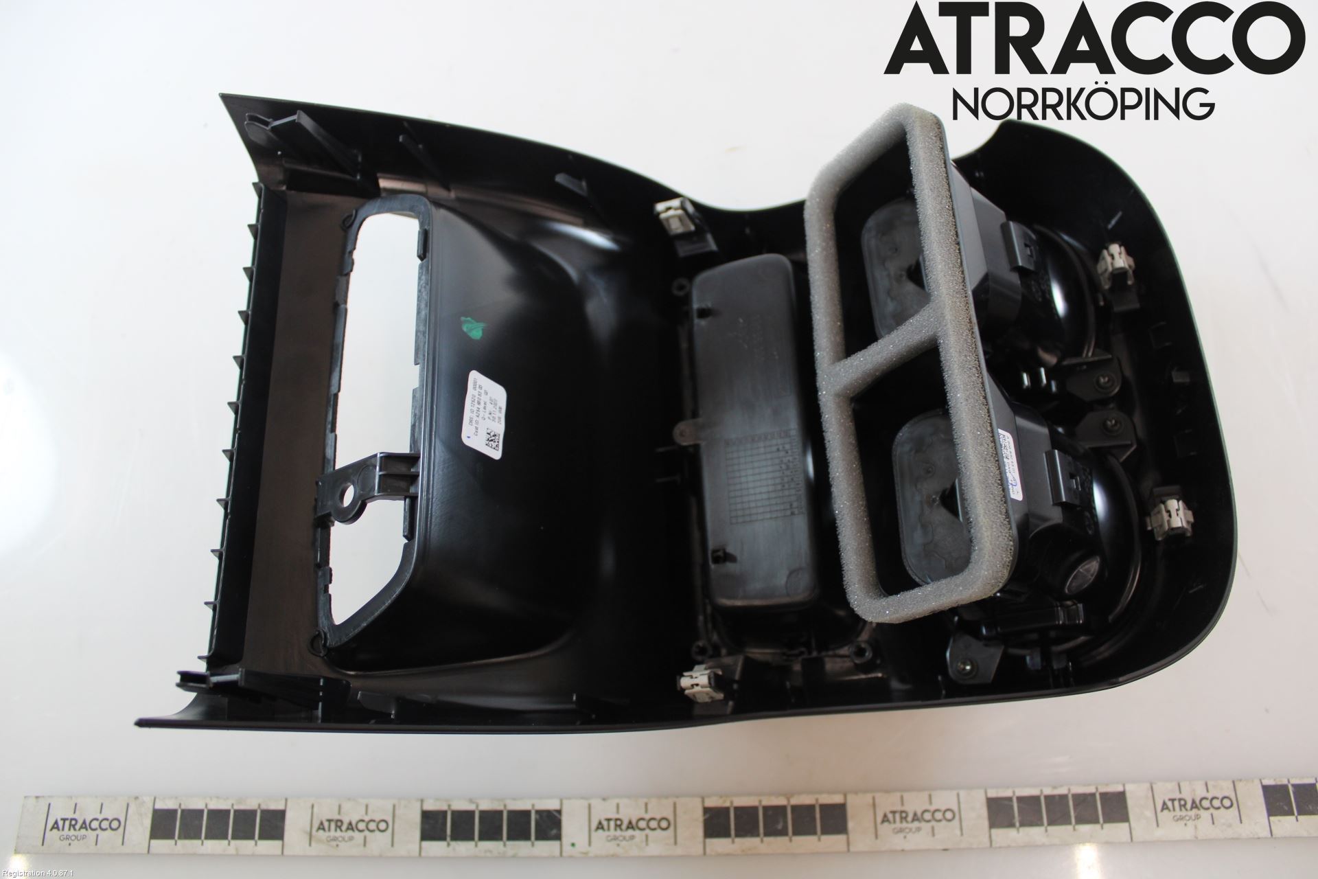 Mercedes-Benz MB GLC-KLASS (X254) 22- Instrumentkonsoll Midt